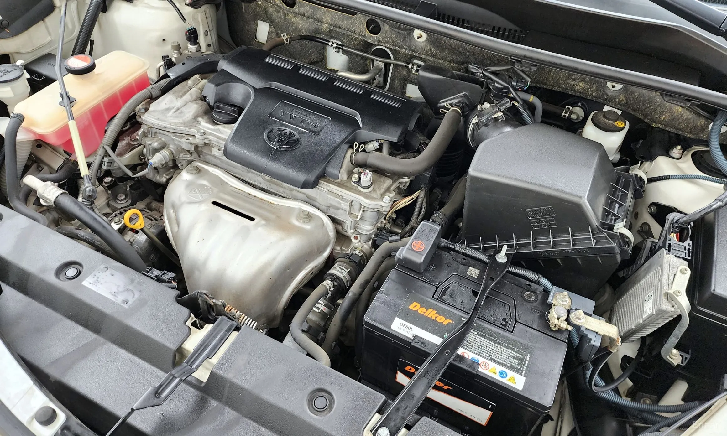 Toyota RAV4 превью 6