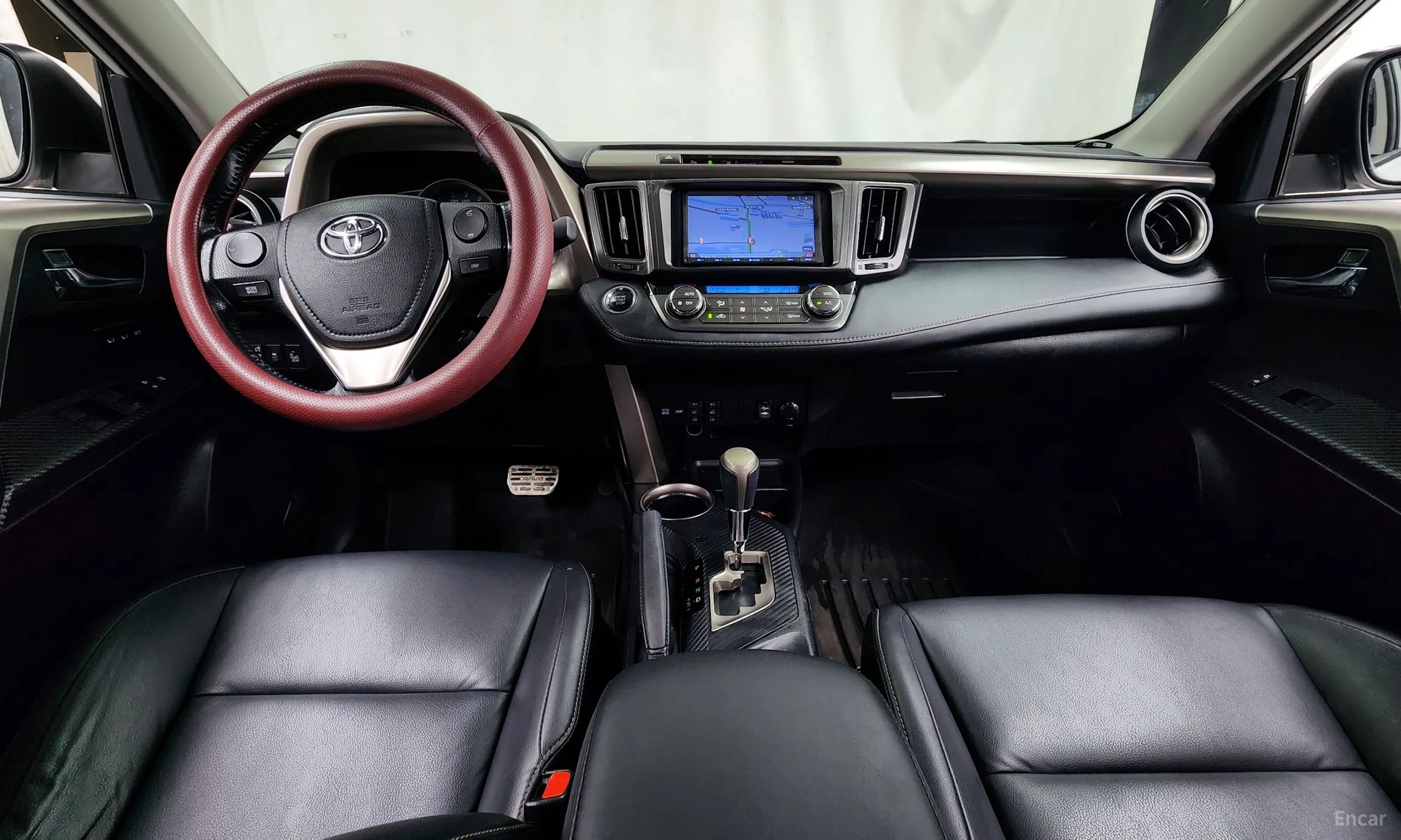 Toyota RAV4 превью 7