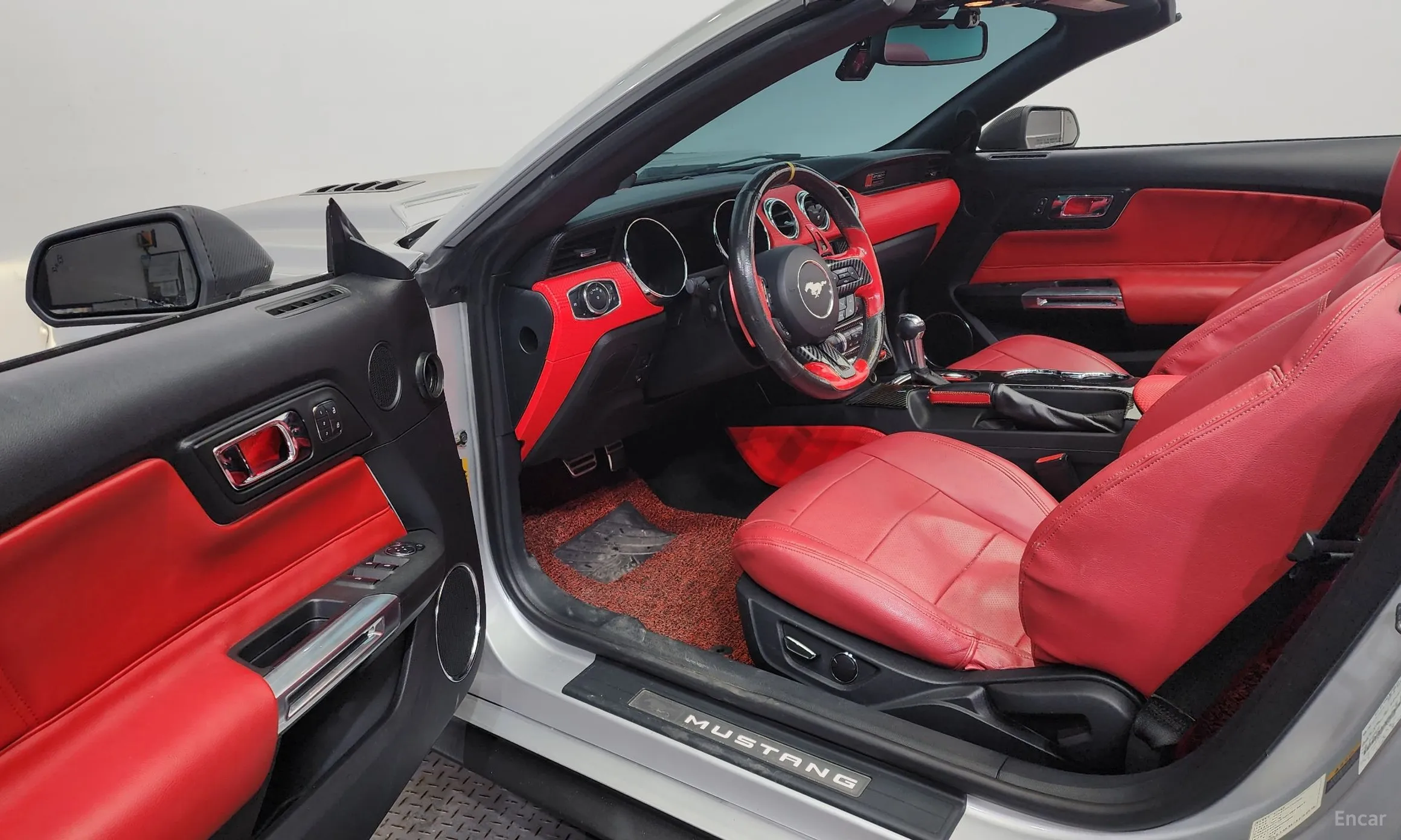 Ford Mustang превью 10
