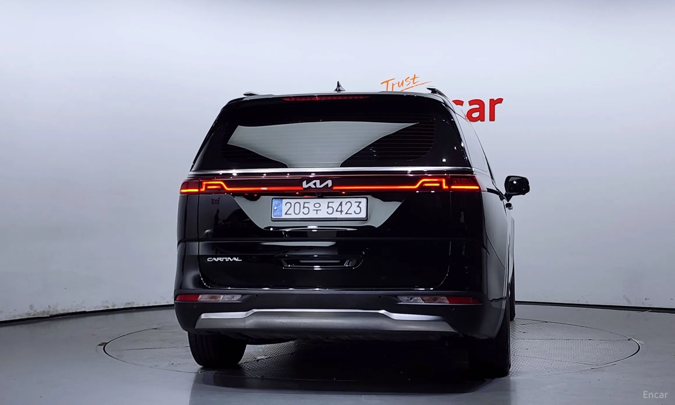 Kia Carnival Gen 4 превью 3