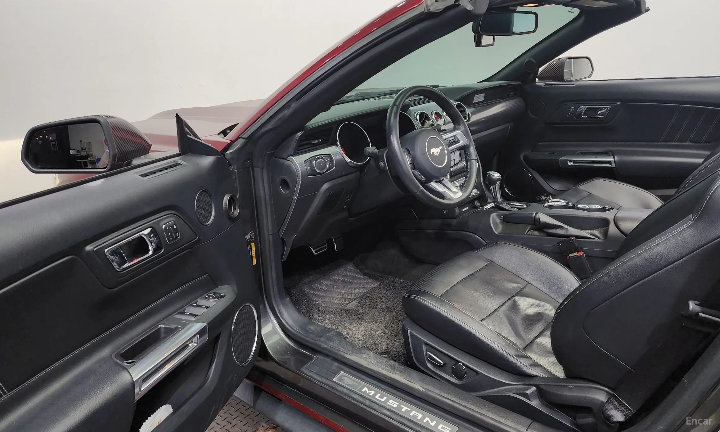 Ford Mustang превью 10