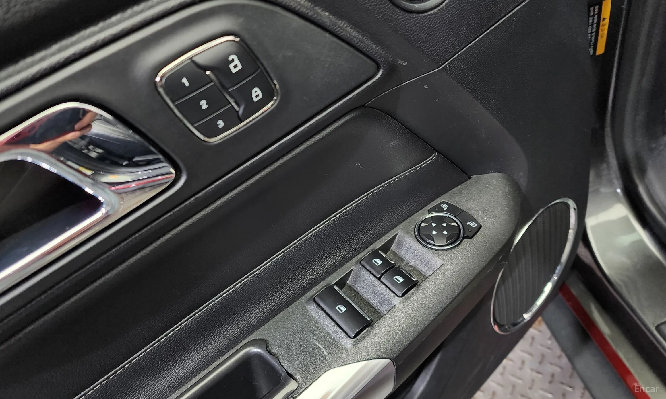 Ford Mustang превью 13