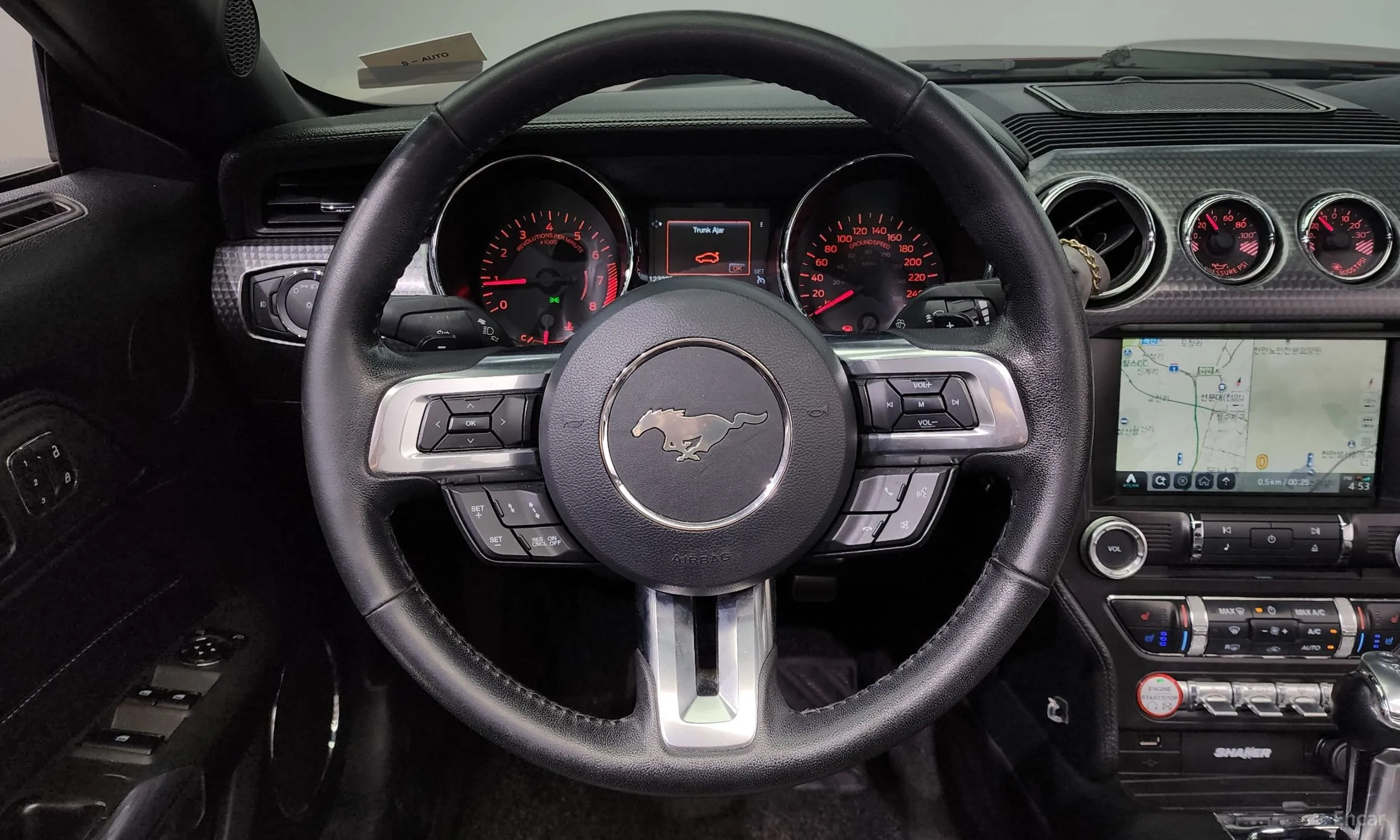 Ford Mustang превью 16