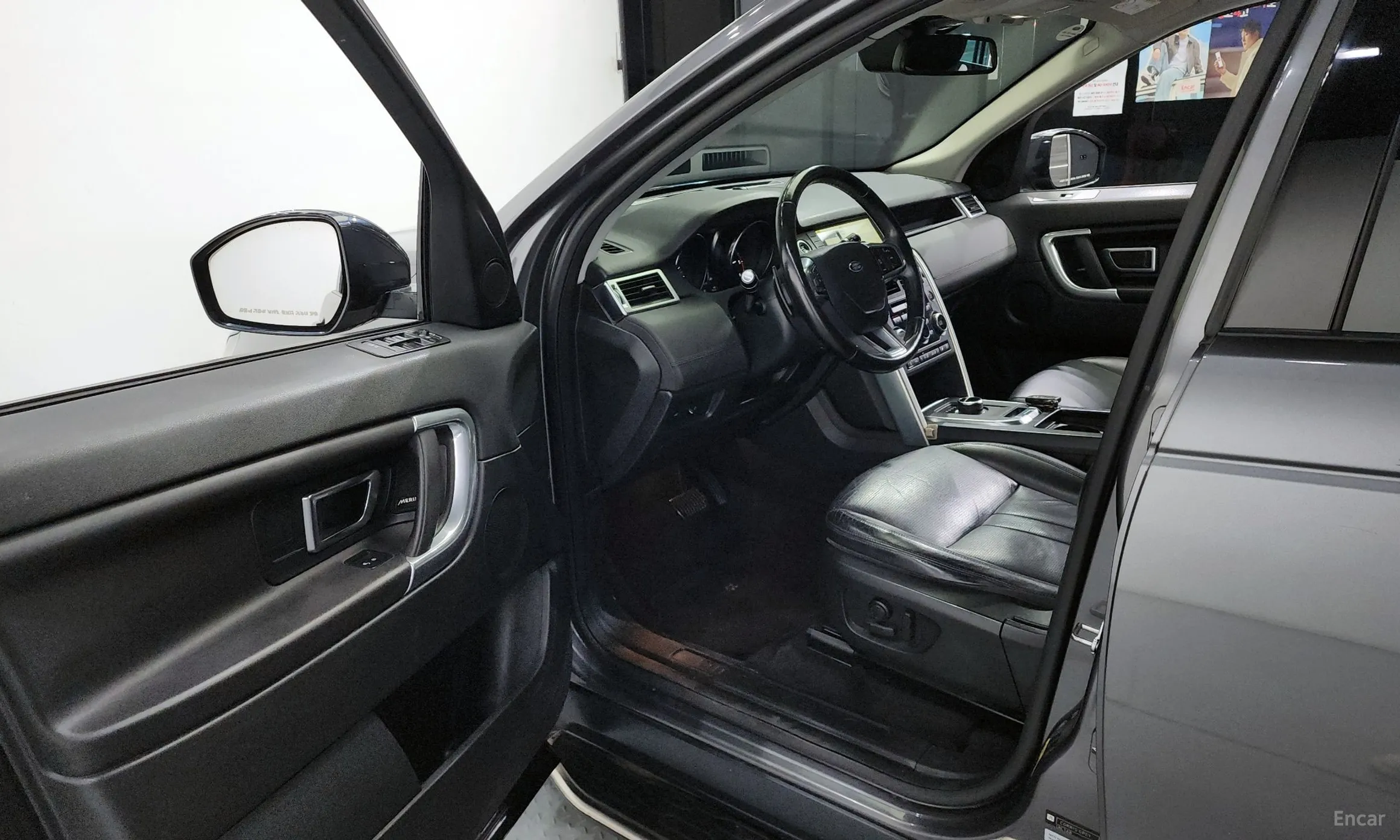Land Rover Discovery Sports превью 10
