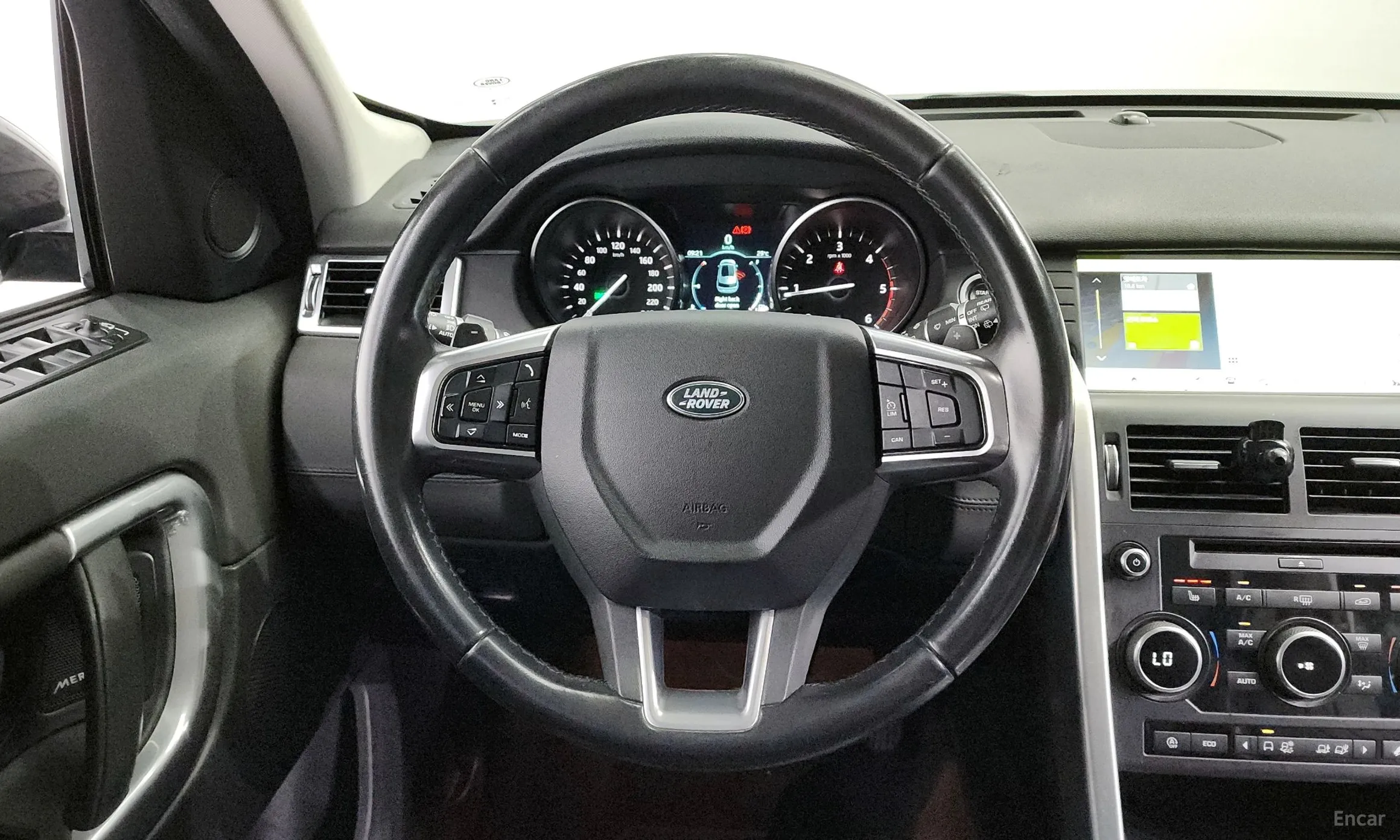 Land Rover Discovery Sports превью 13