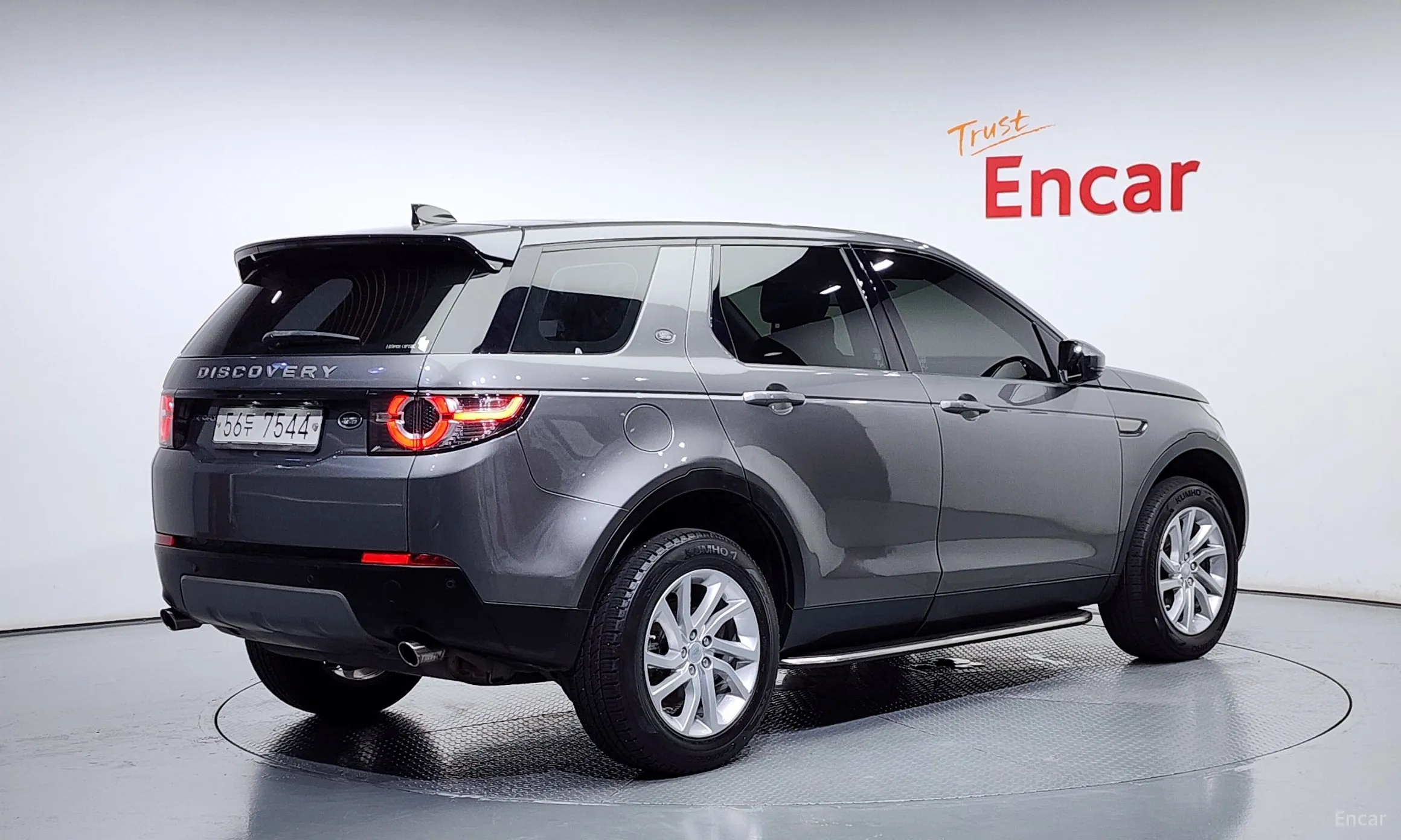 Land Rover Discovery Sports превью 2