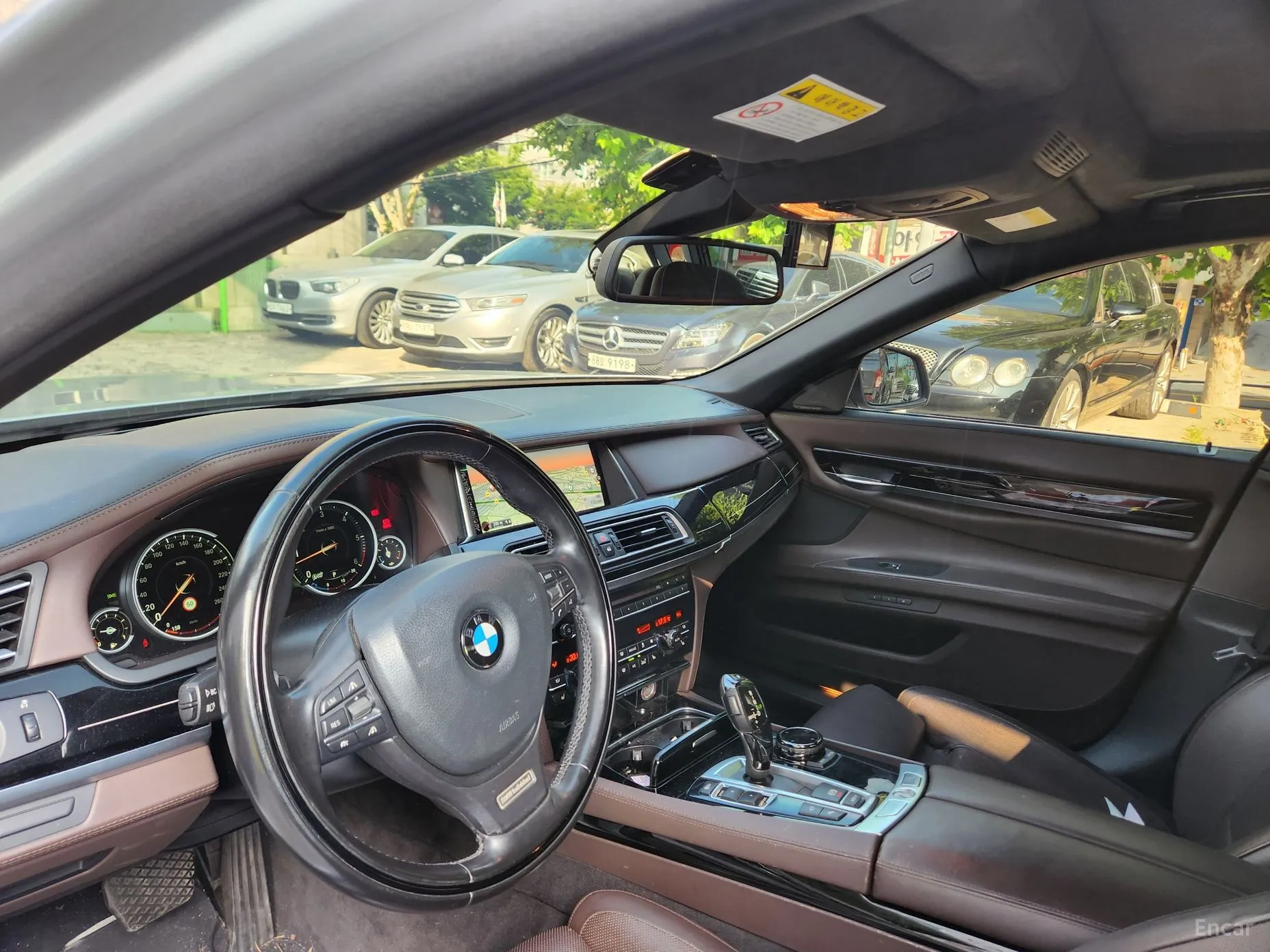 BMW 7 Series (F01) превью 4
