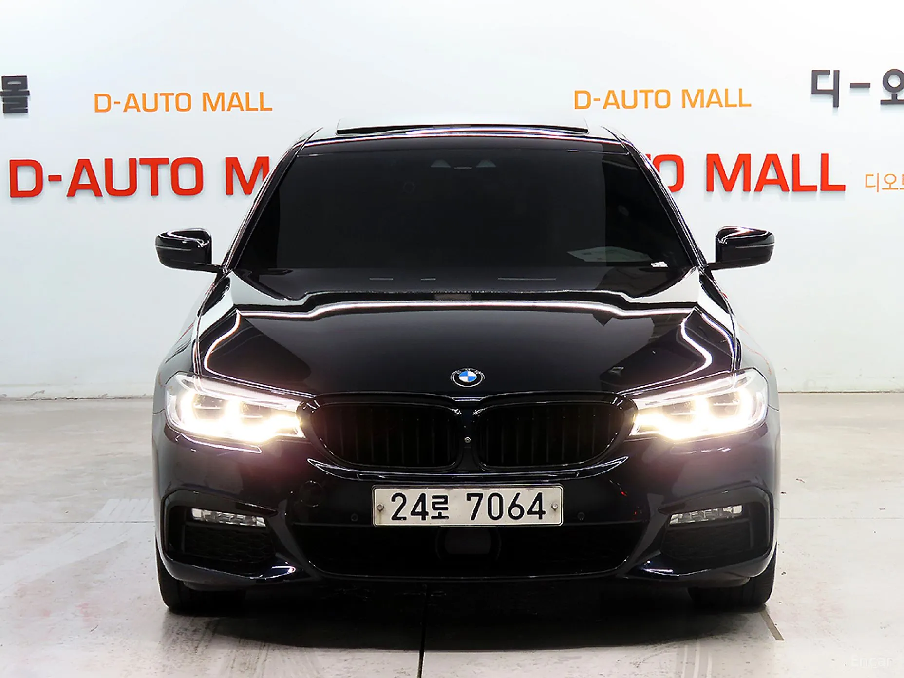 BMW 5 Series (G30) превью 2