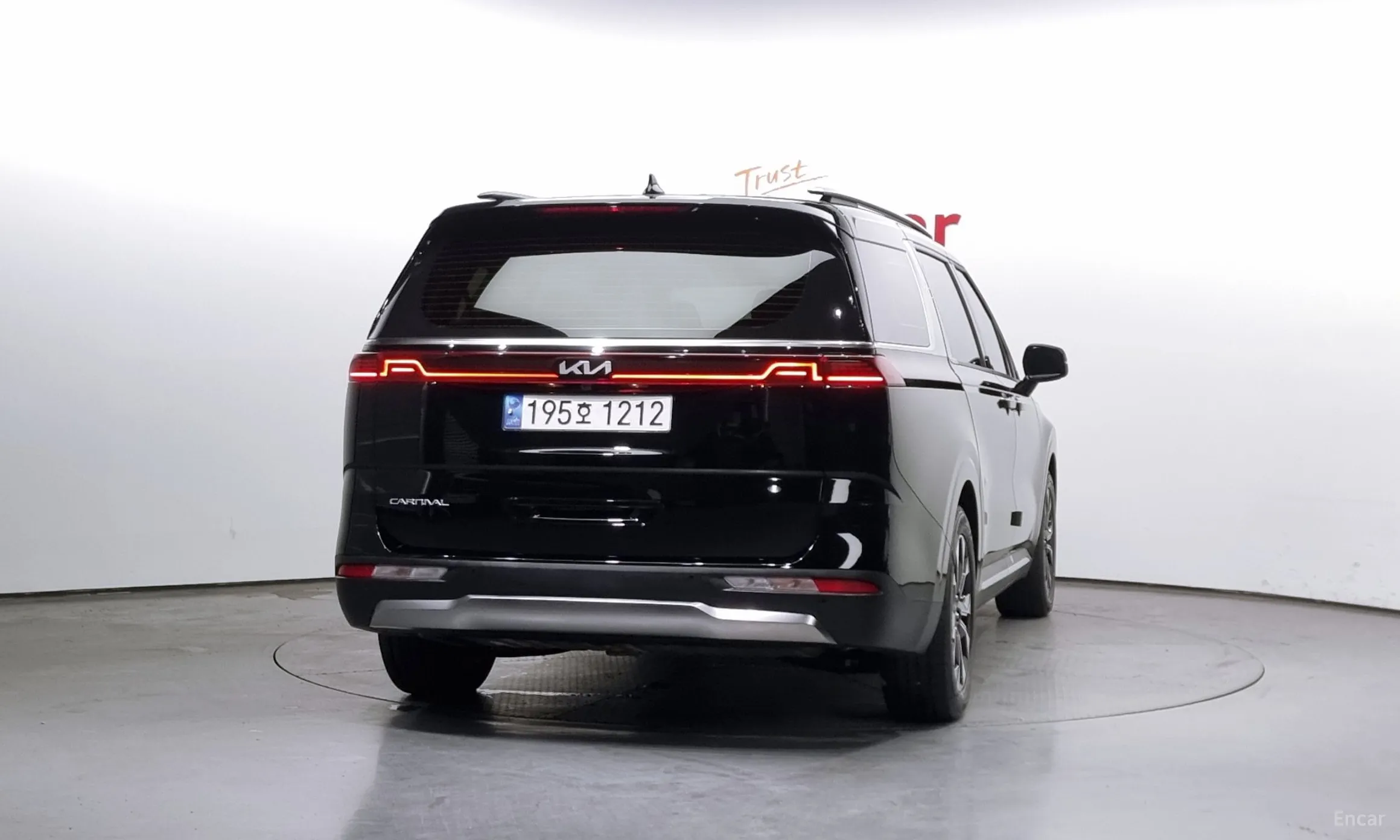 Kia Carnival Gen 4 превью 3