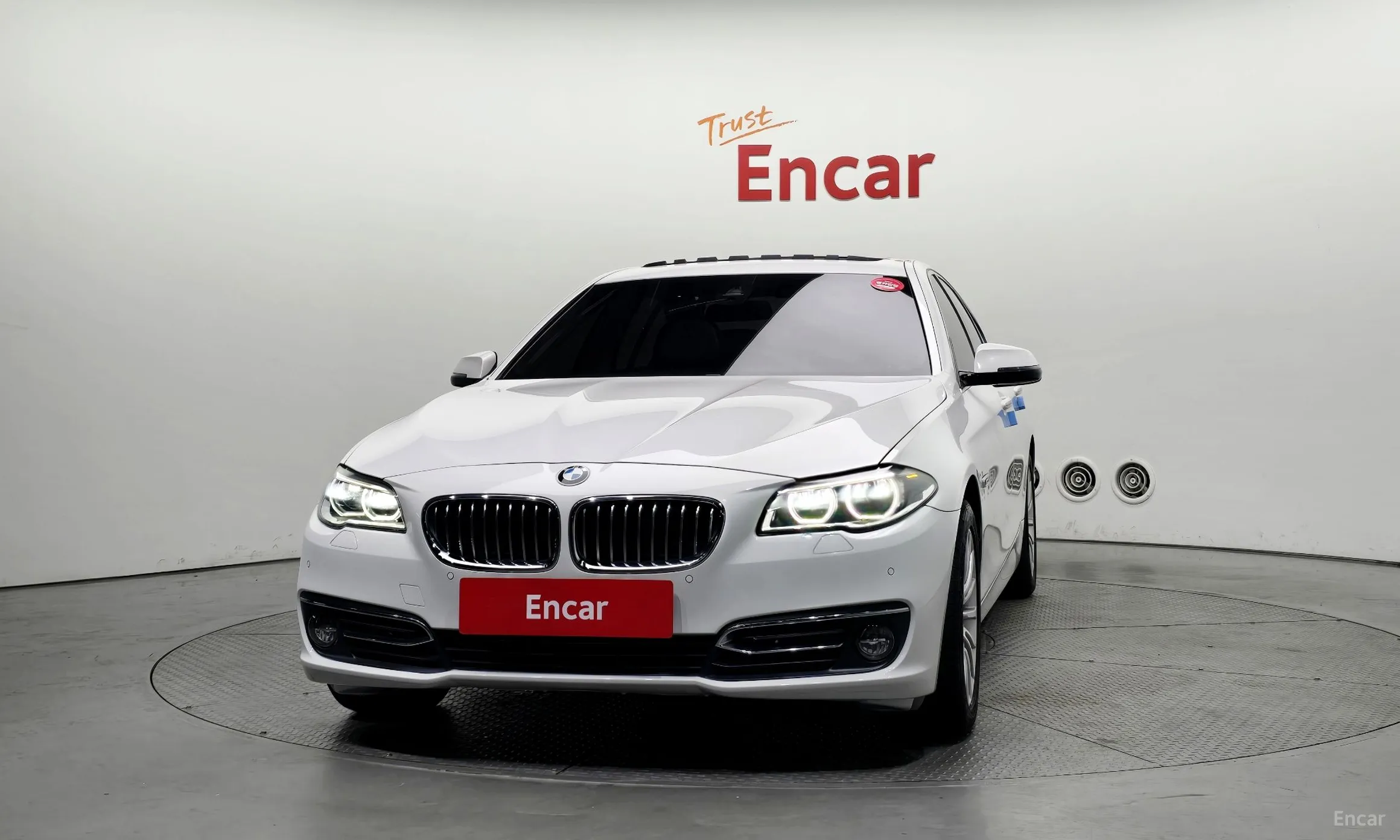 BMW 5 Series (F10) превью 2