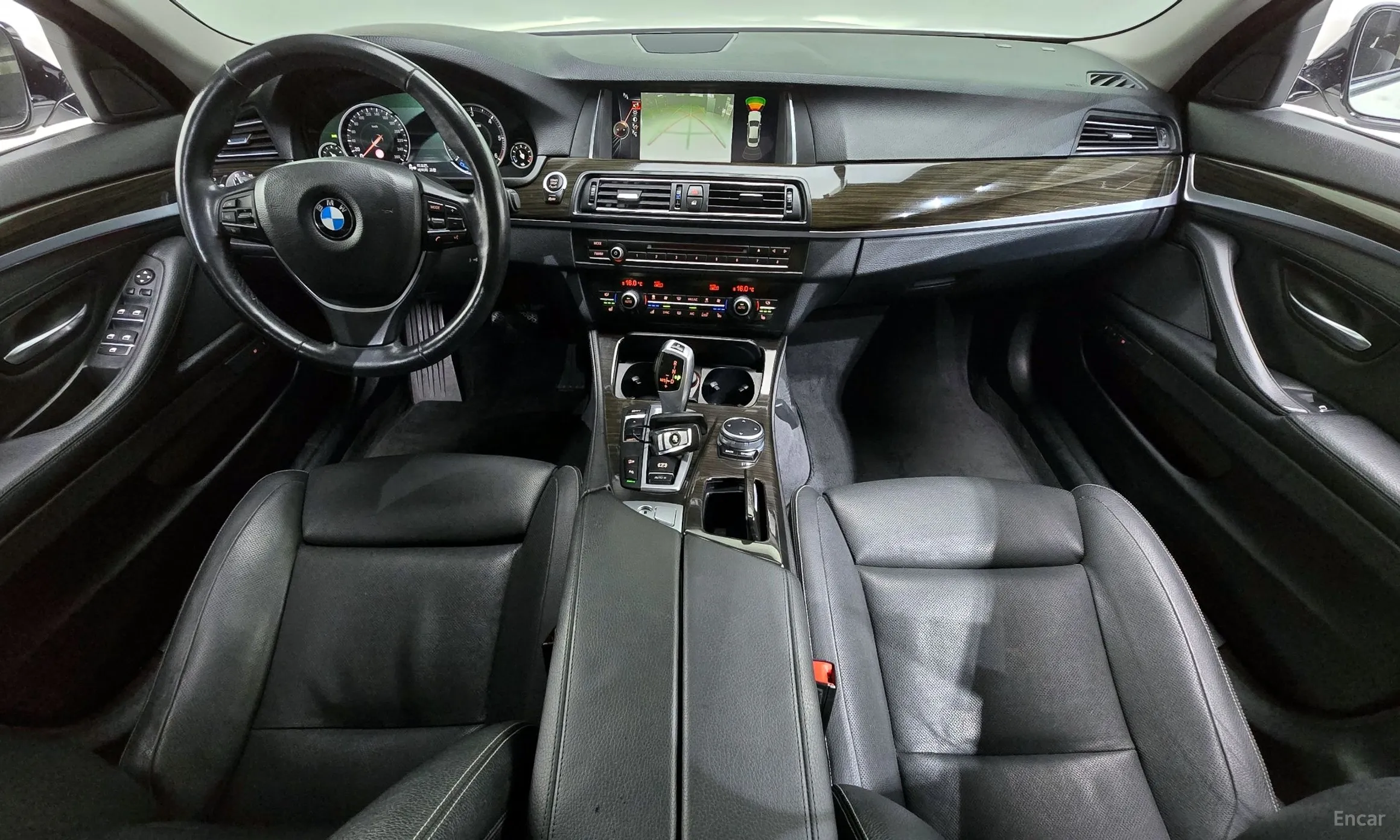 BMW 5 Series (F10) превью 4