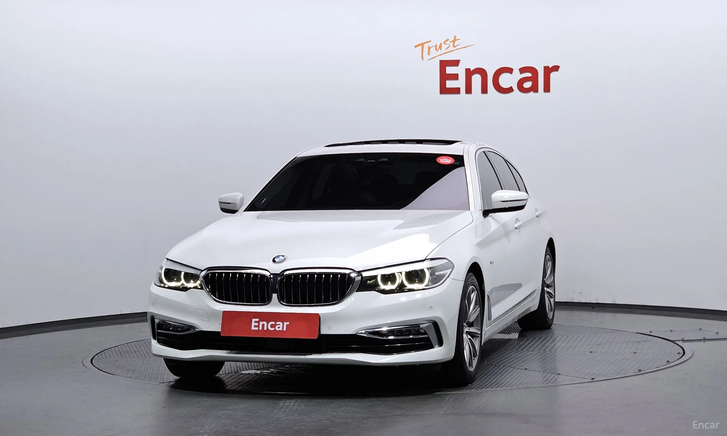 BMW 5 Series (G30) превью 2