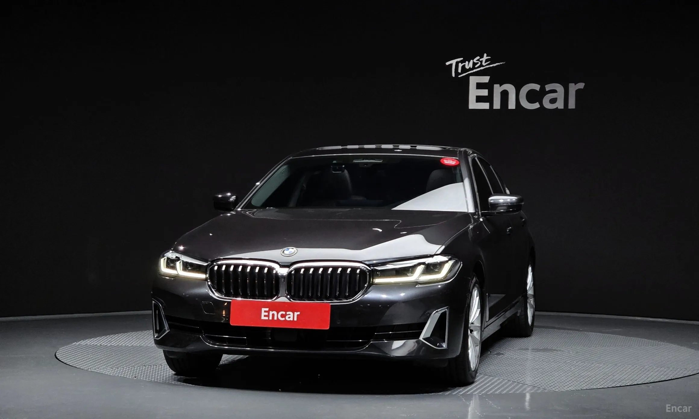 BMW 5 Series (G30) превью 2