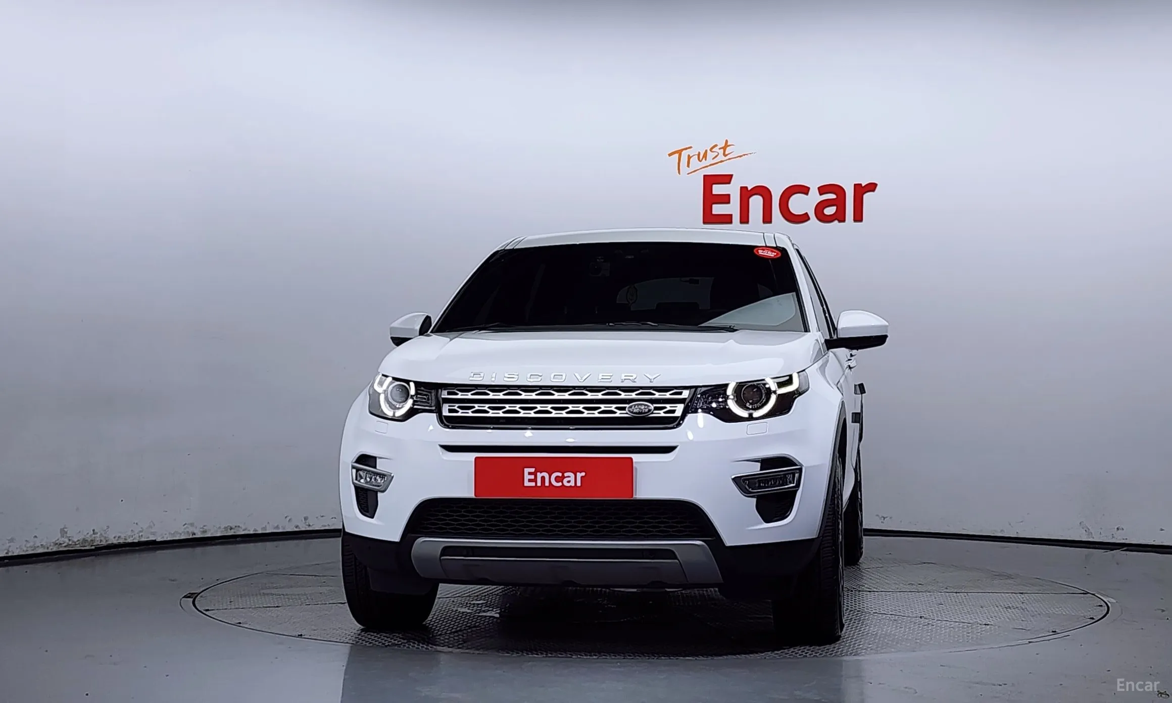 Land Rover Discovery Sports превью 2