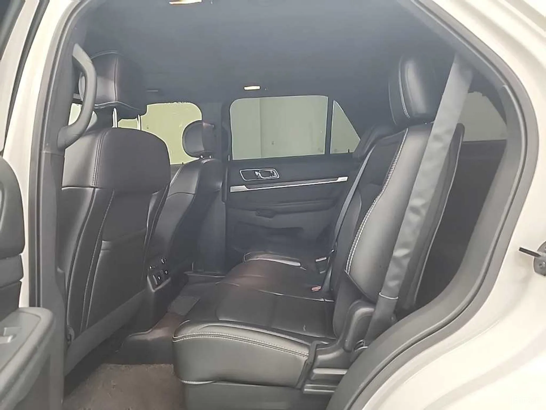Ford Explorer превью 12