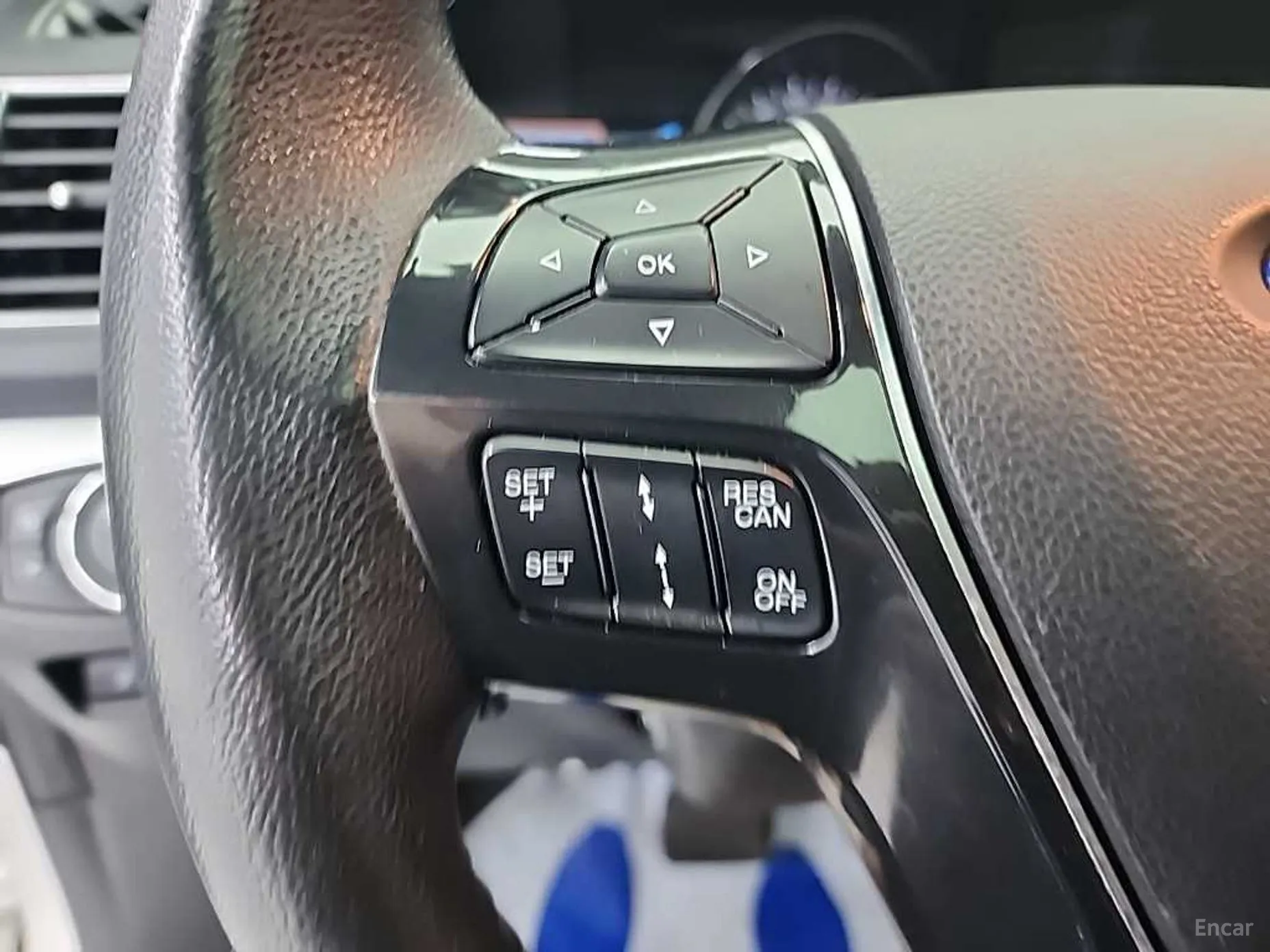 Ford Explorer превью 17