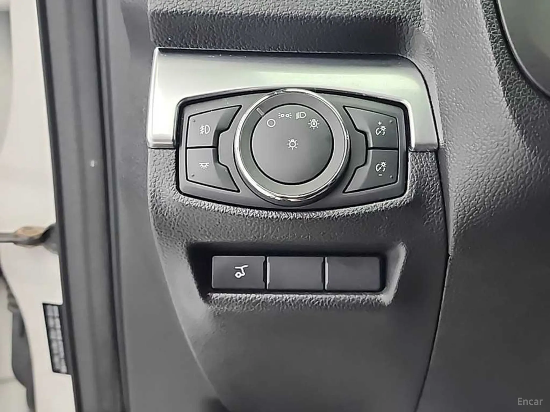 Ford Explorer превью 18