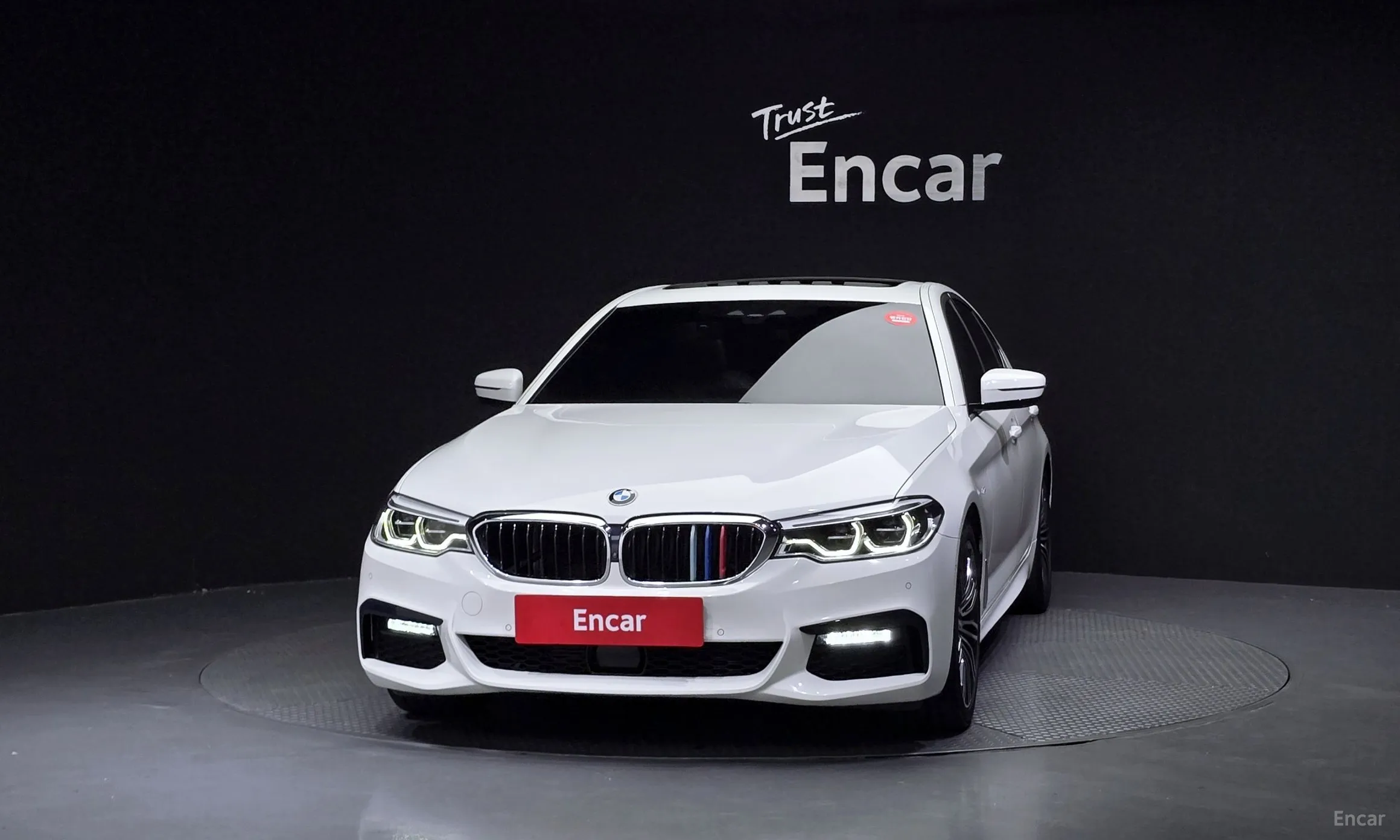 BMW 5 Series (G30) превью 2