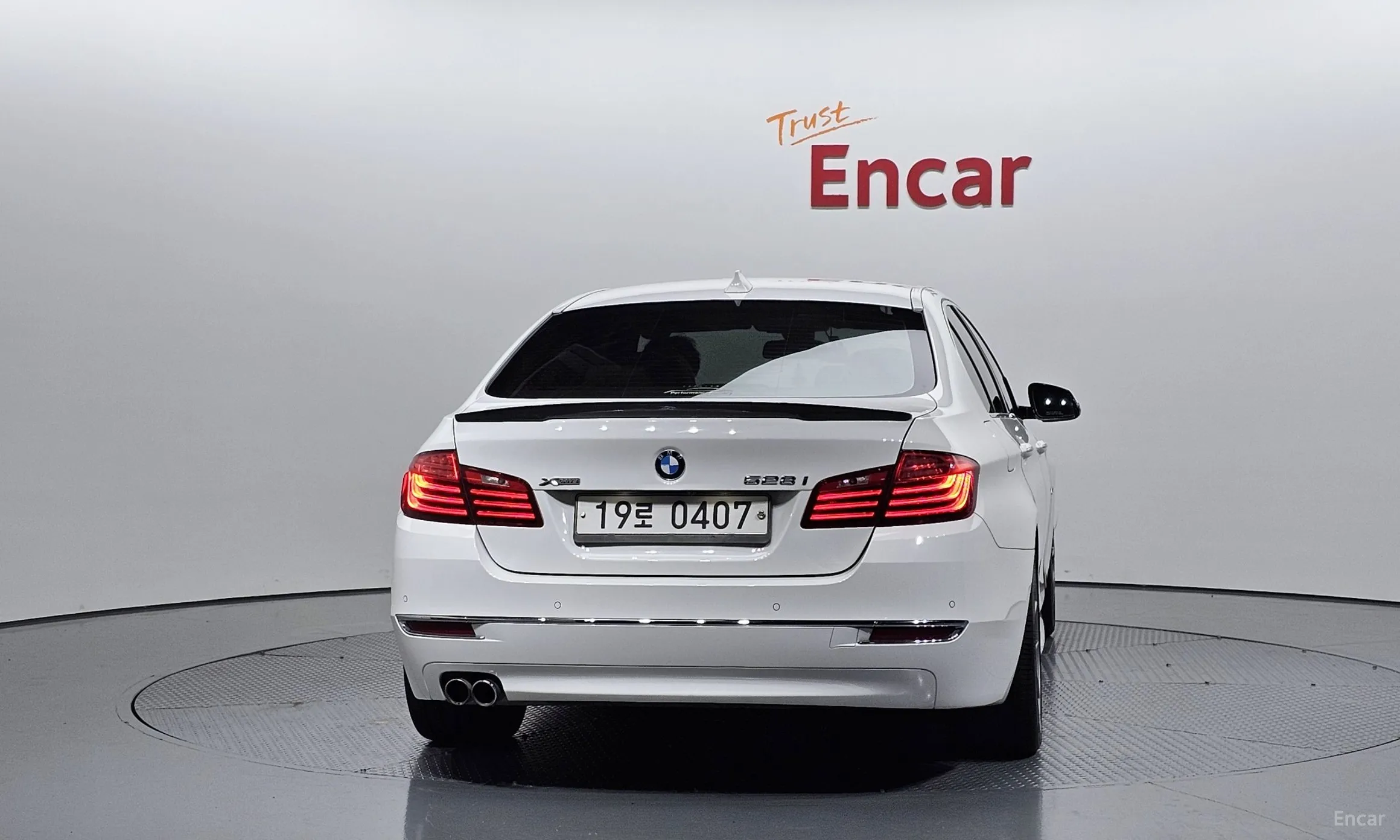 BMW 5 Series (F10) превью 3
