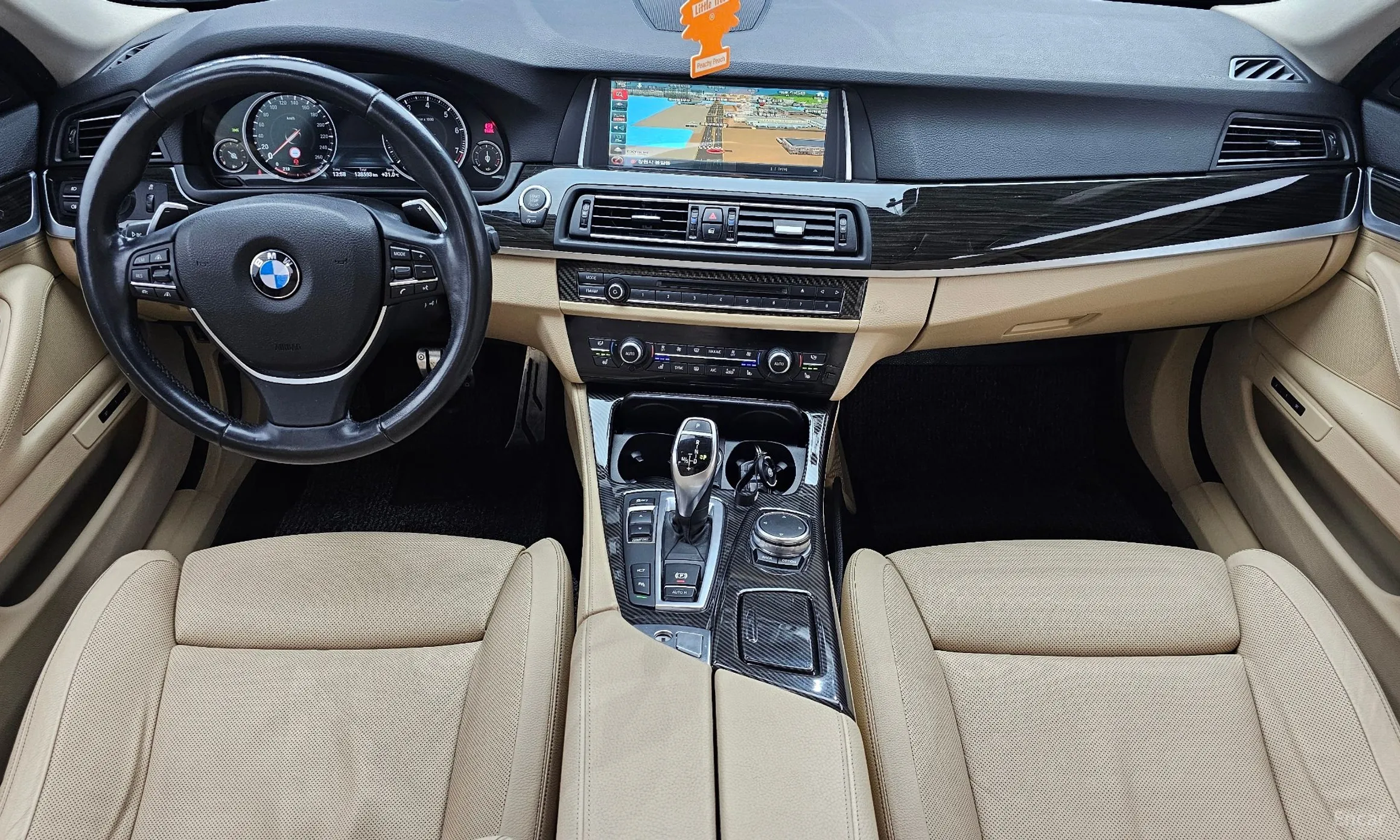 BMW 5 Series (F10) превью 4