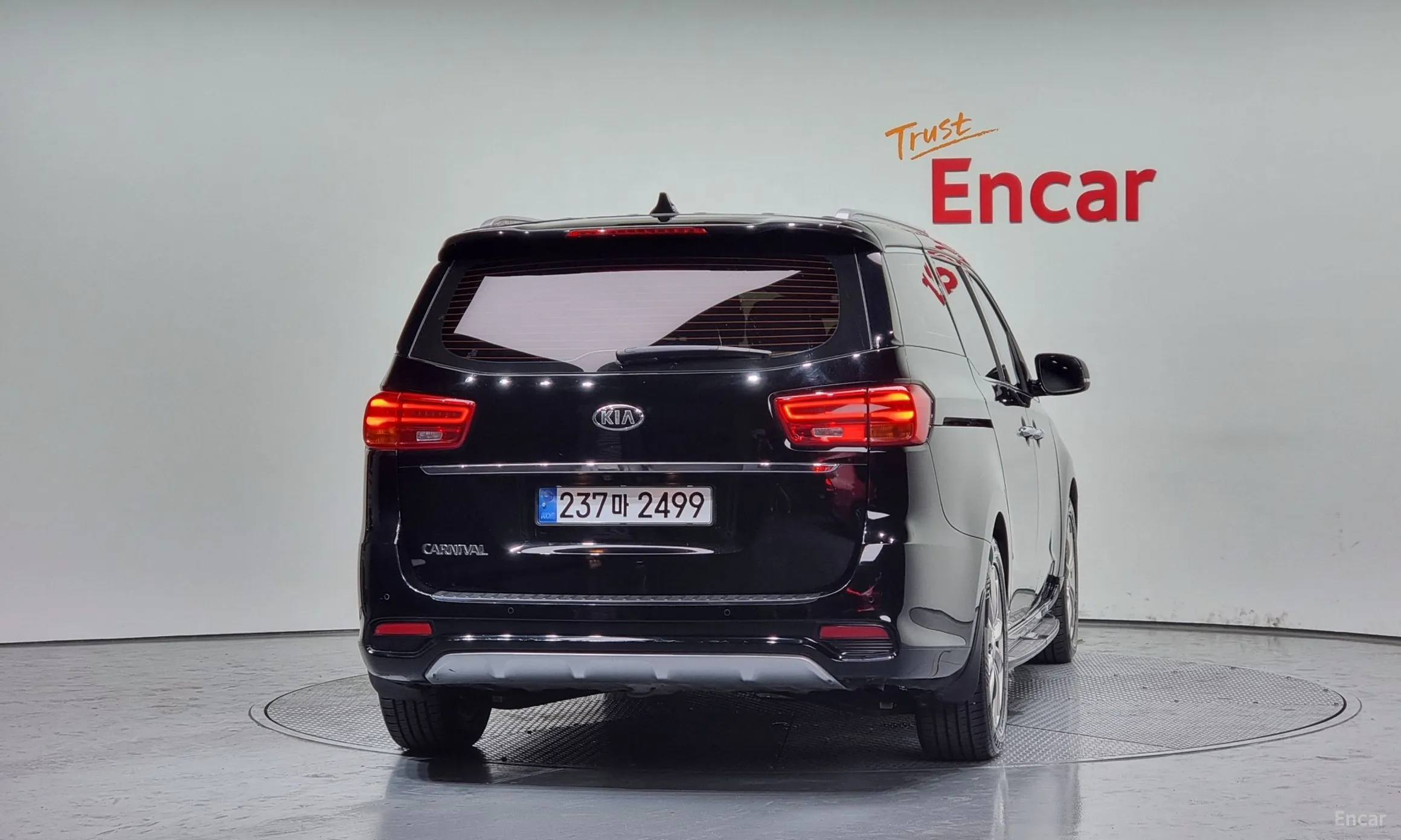 Kia Carnival превью 3