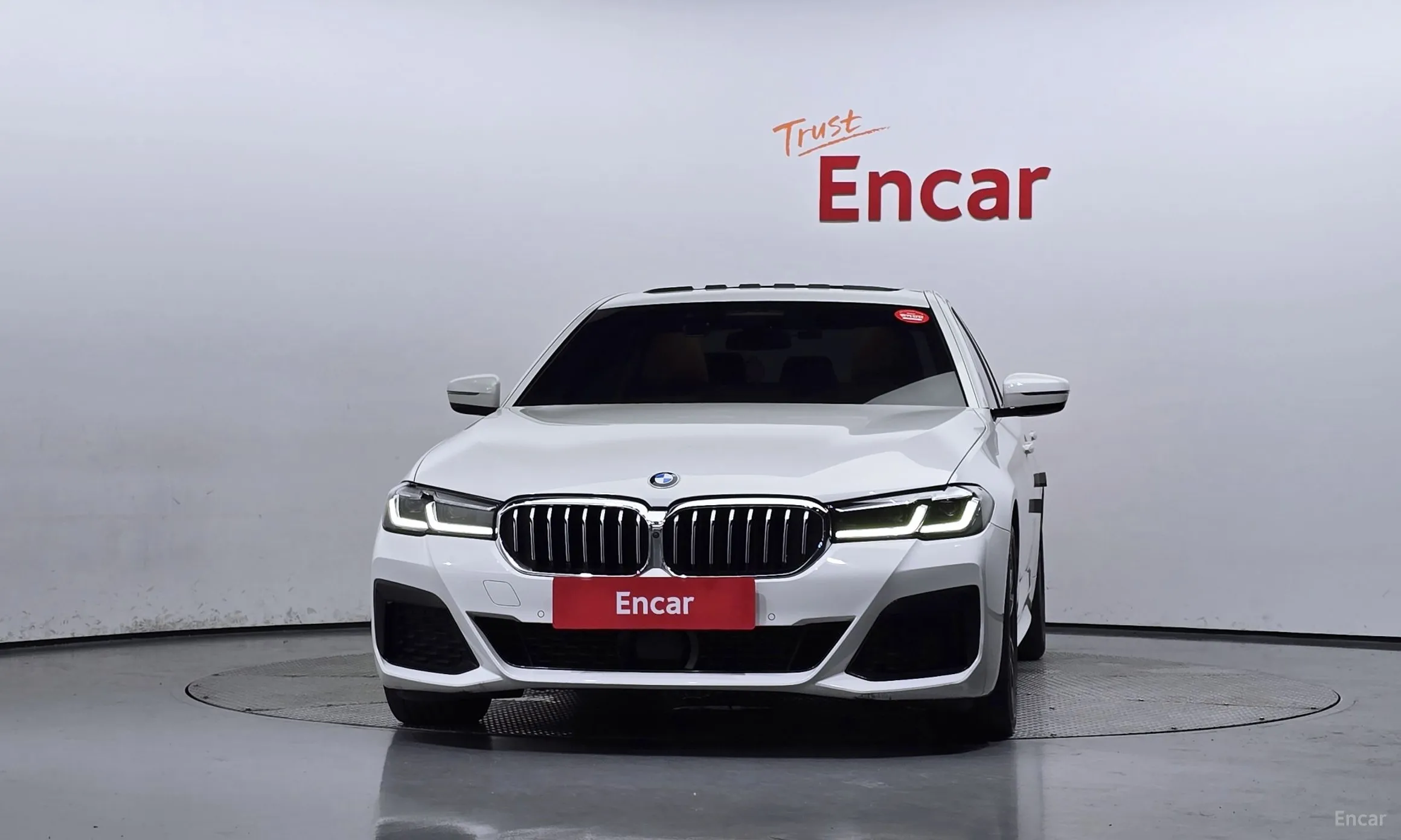 BMW 5 Series (G30) превью 2
