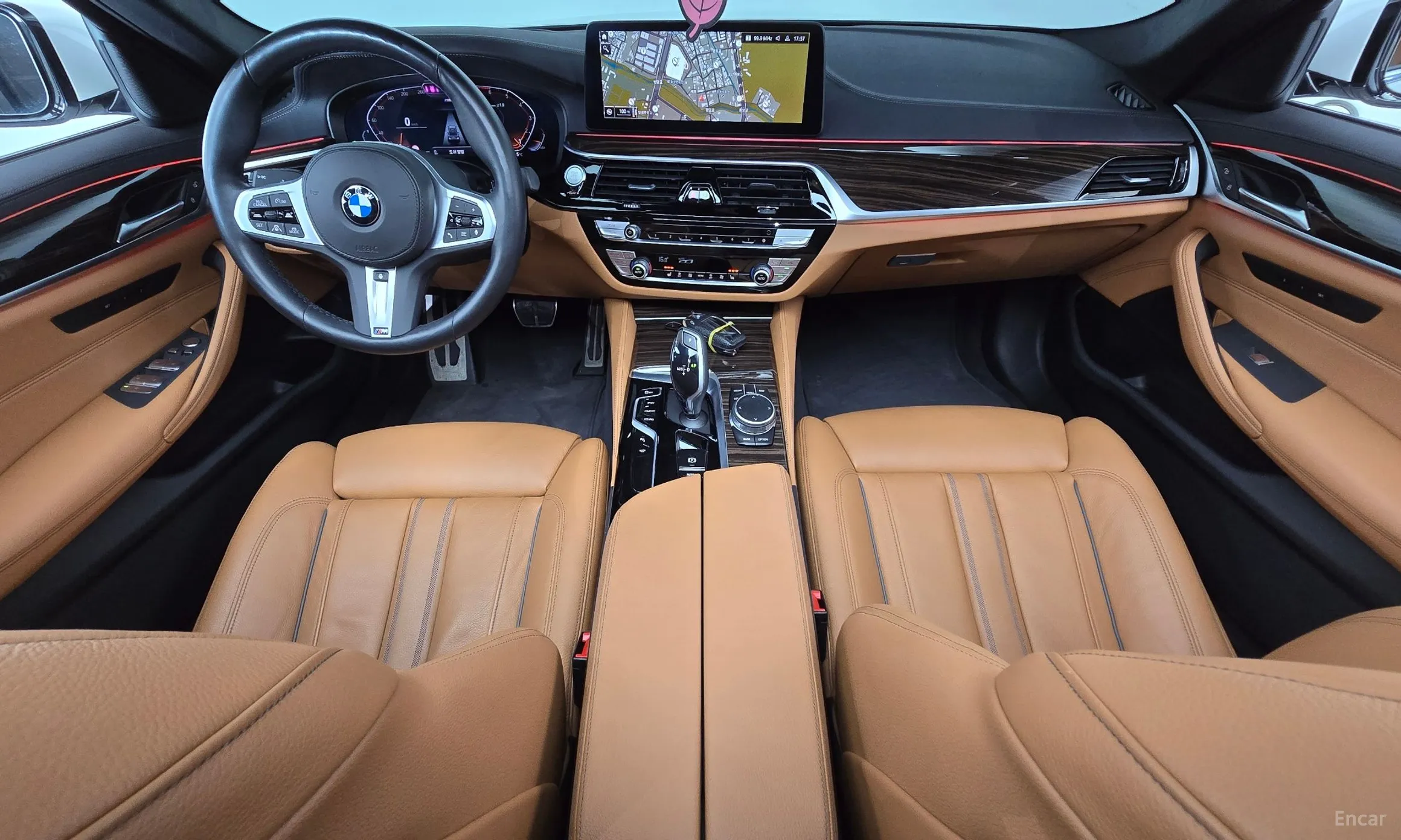 BMW 5 Series (G30) превью 4