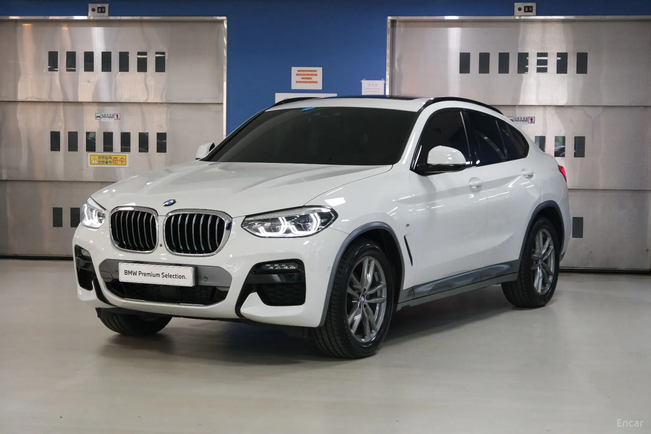 X4 (G02)