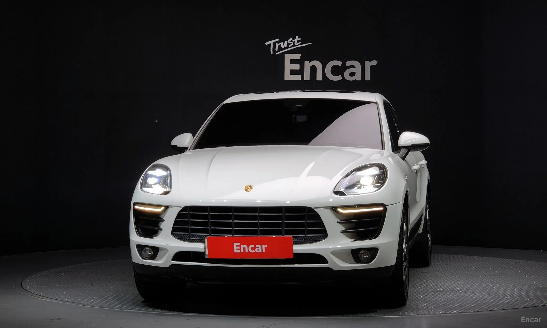 Porsche Macan превью 2