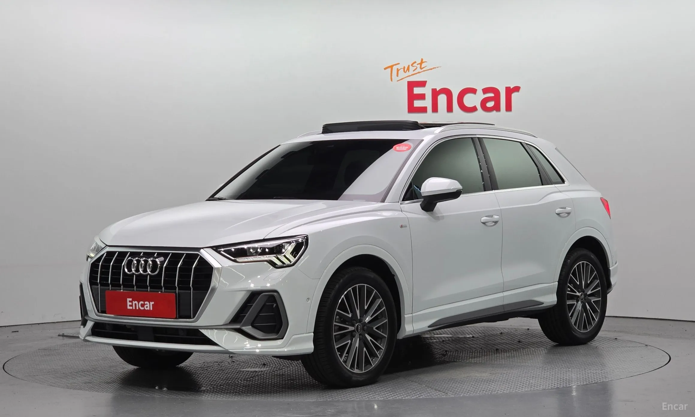 Audi Q3 (F3)