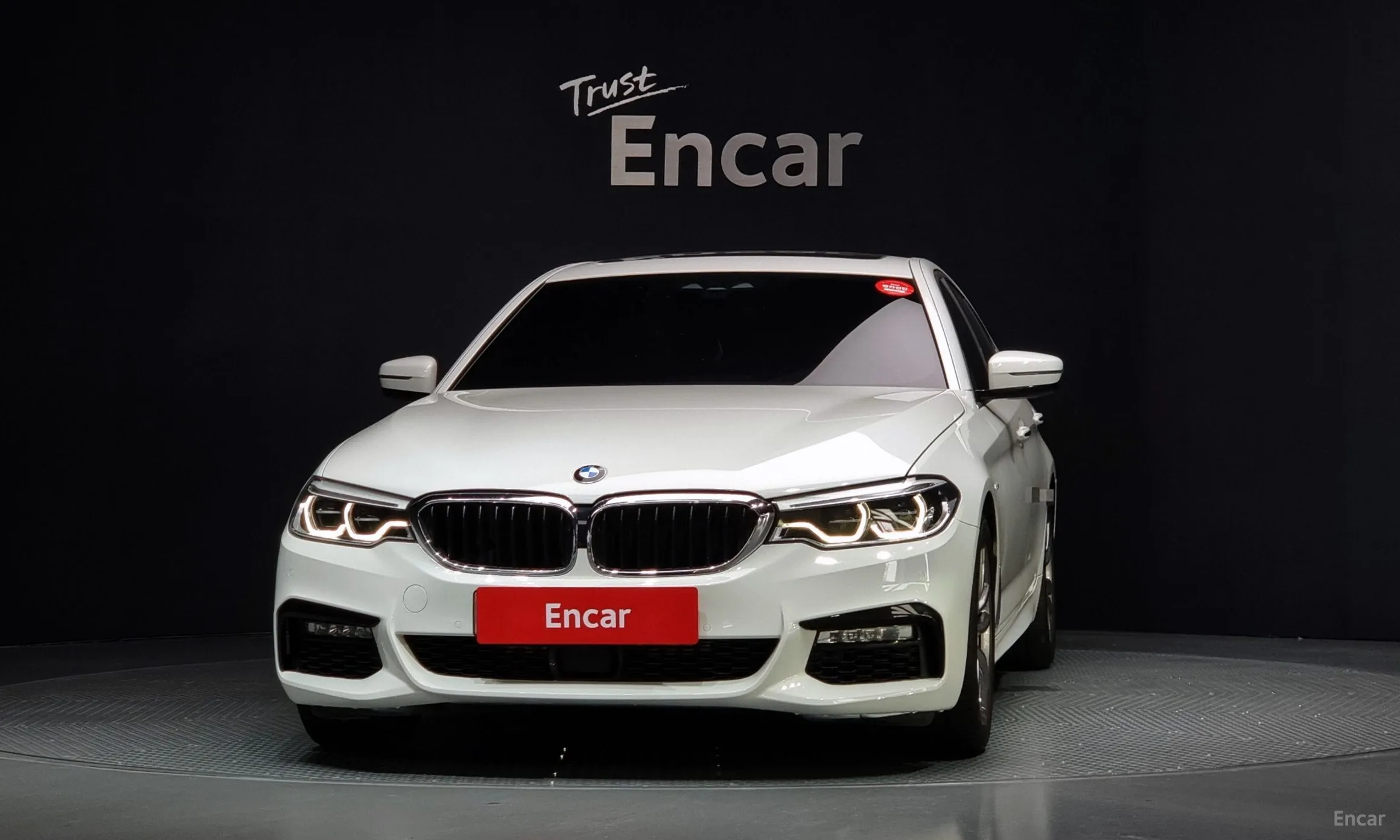 BMW 5 Series (G30) превью 2