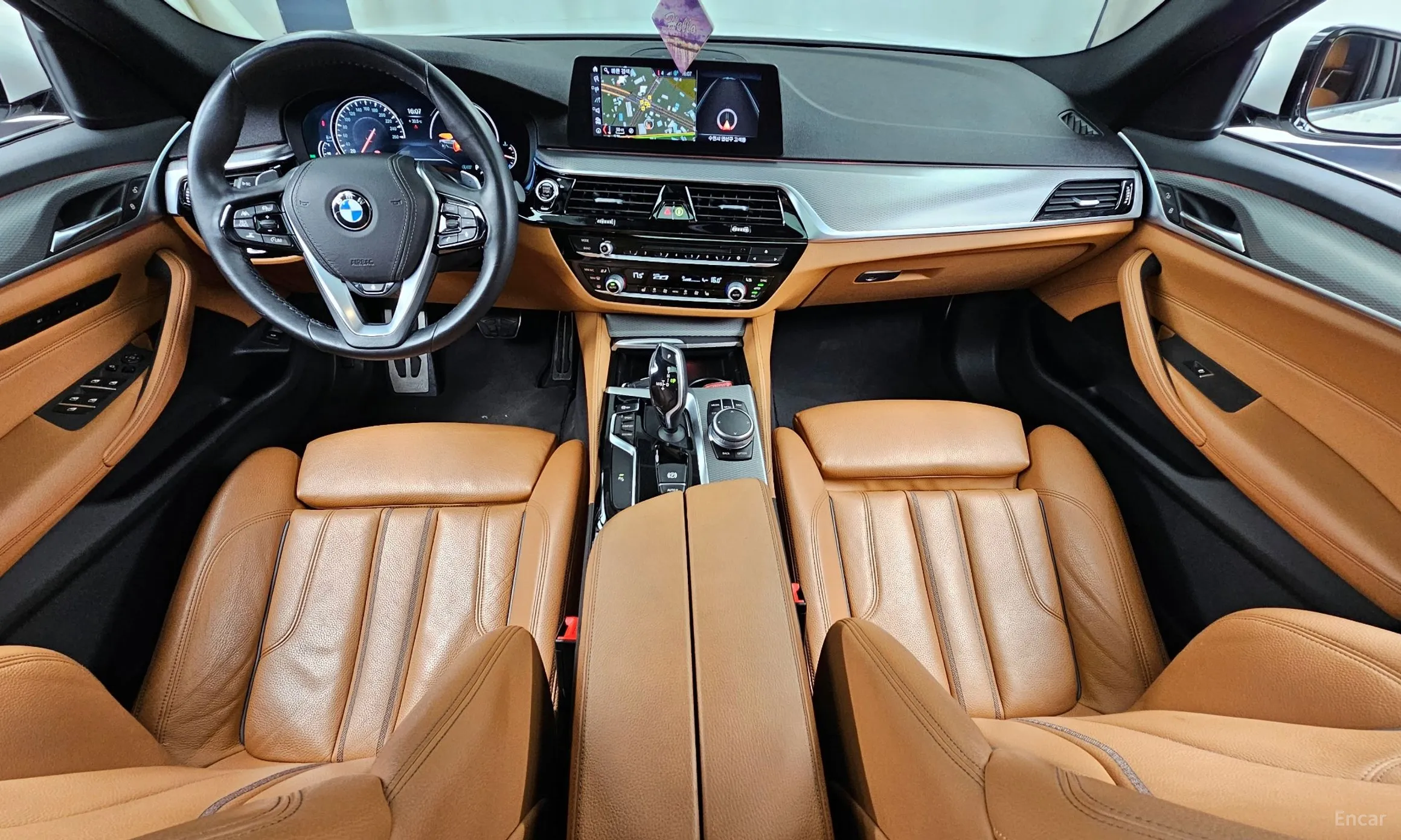 BMW 5 Series (G30) превью 4