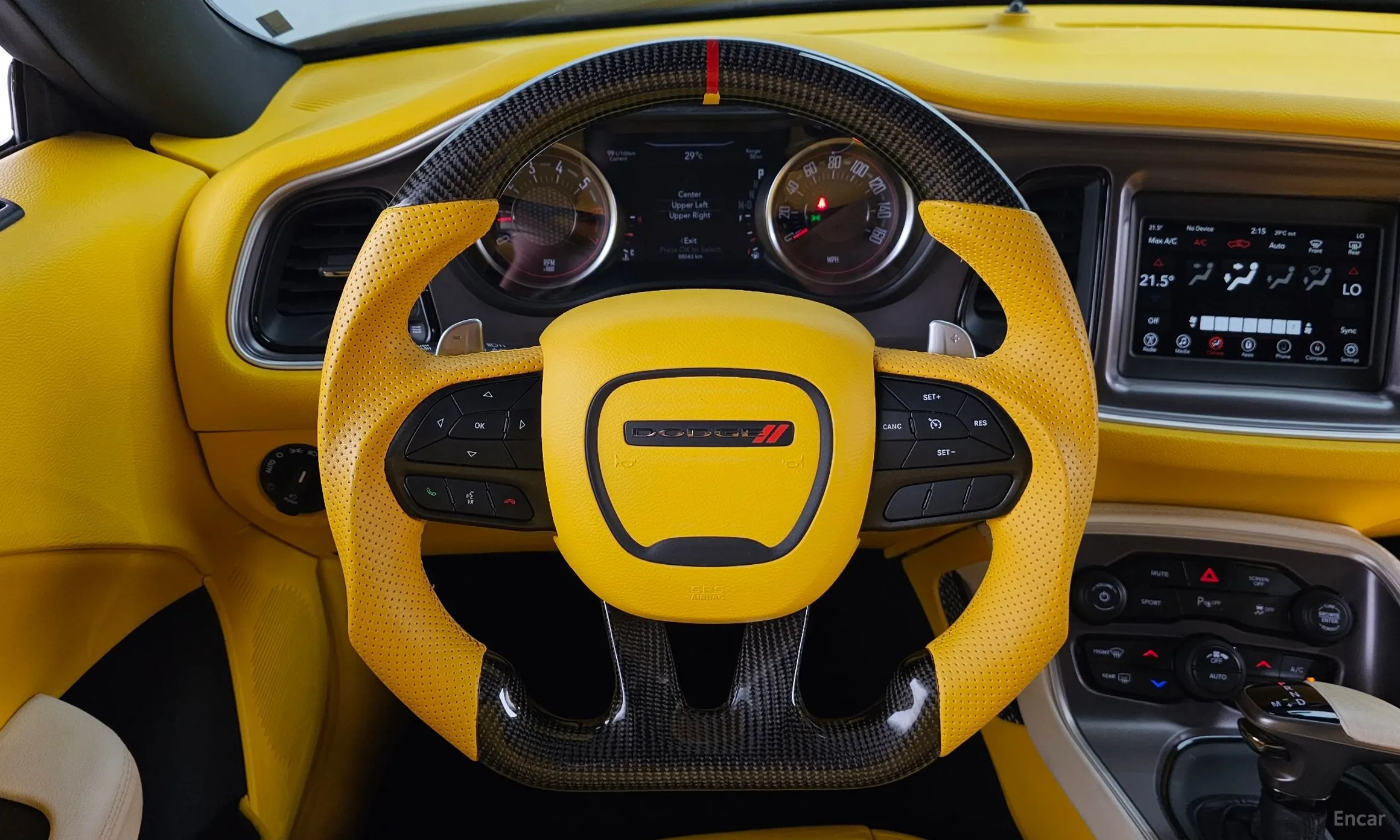 Dodge Challenger превью 13