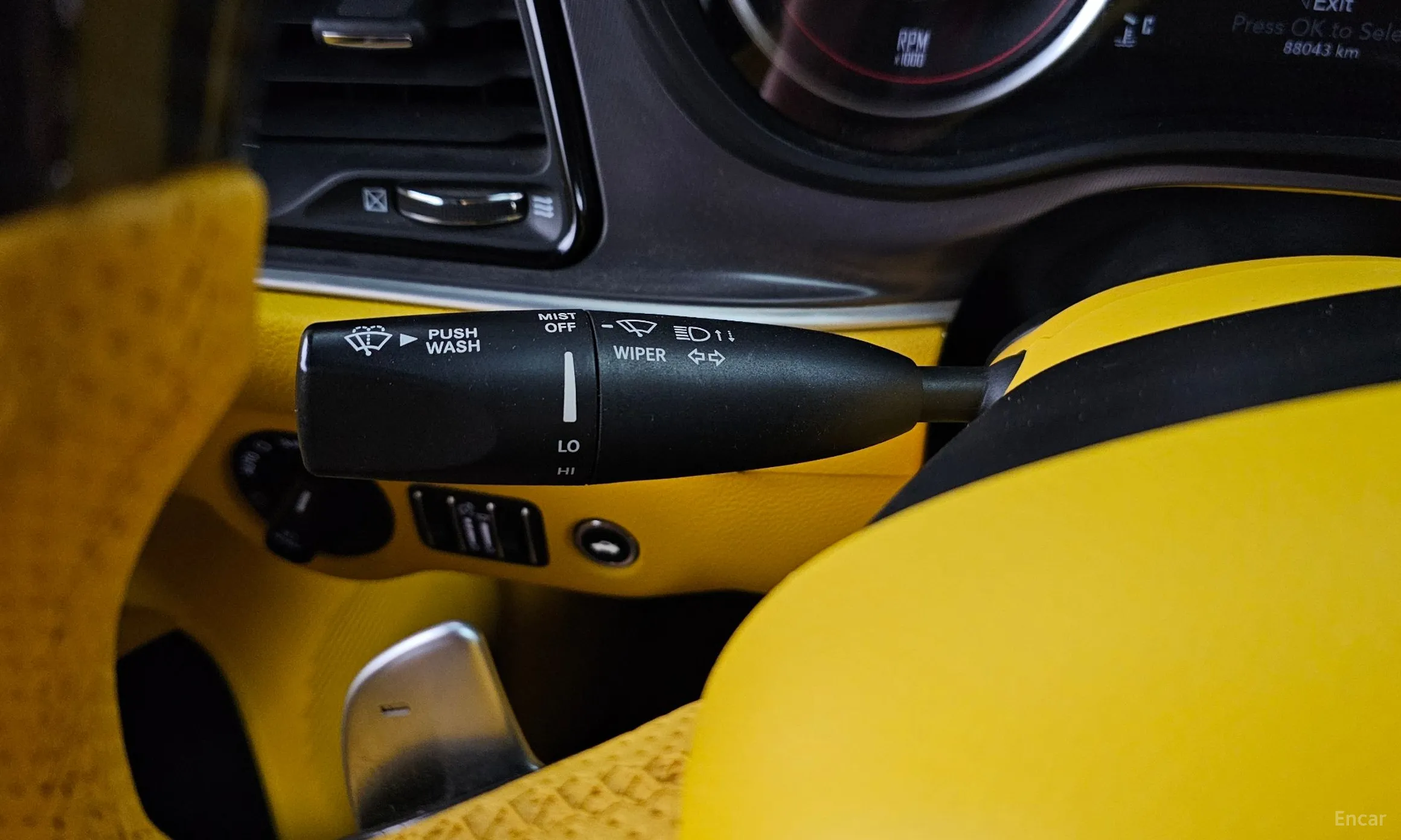 Dodge Challenger превью 18