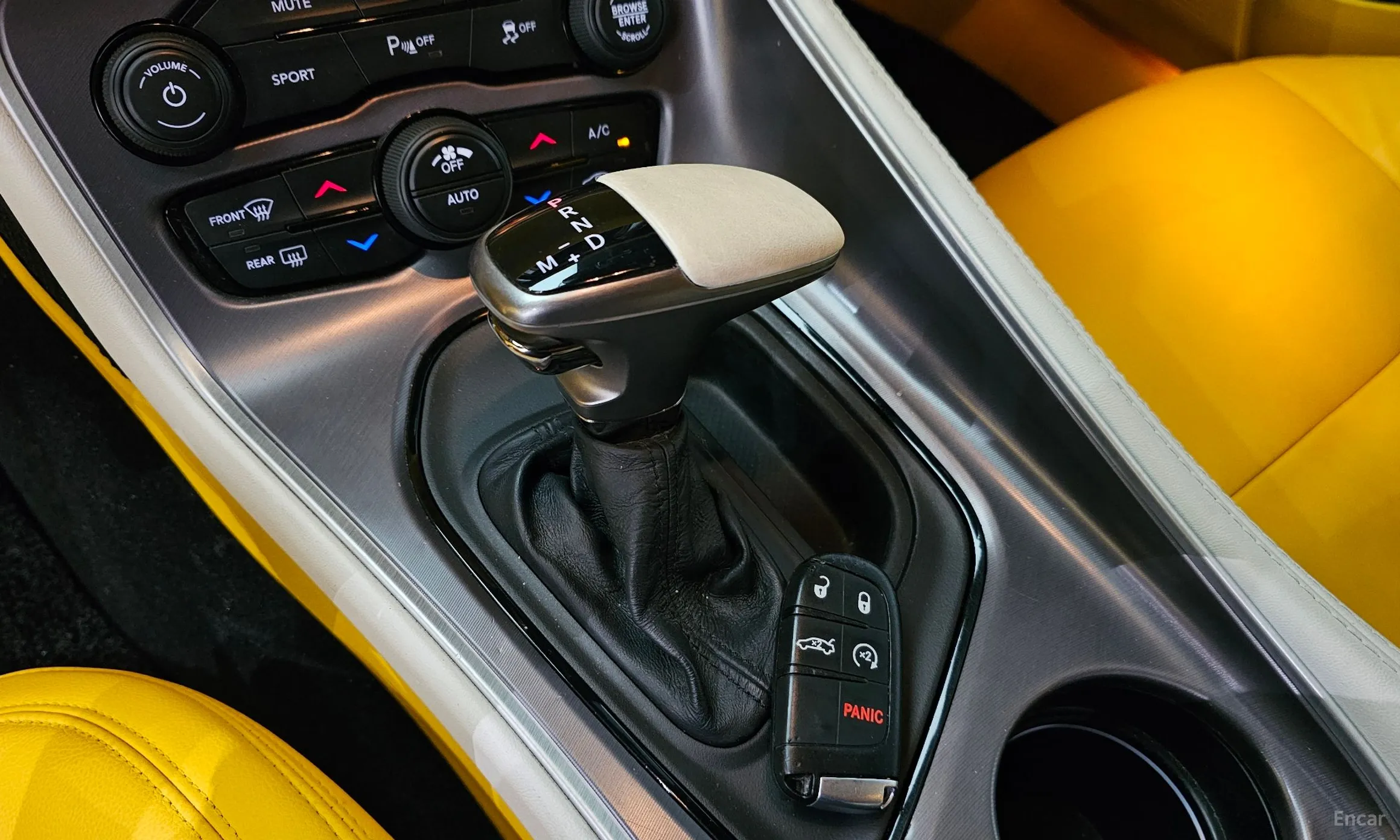 Dodge Challenger превью 9