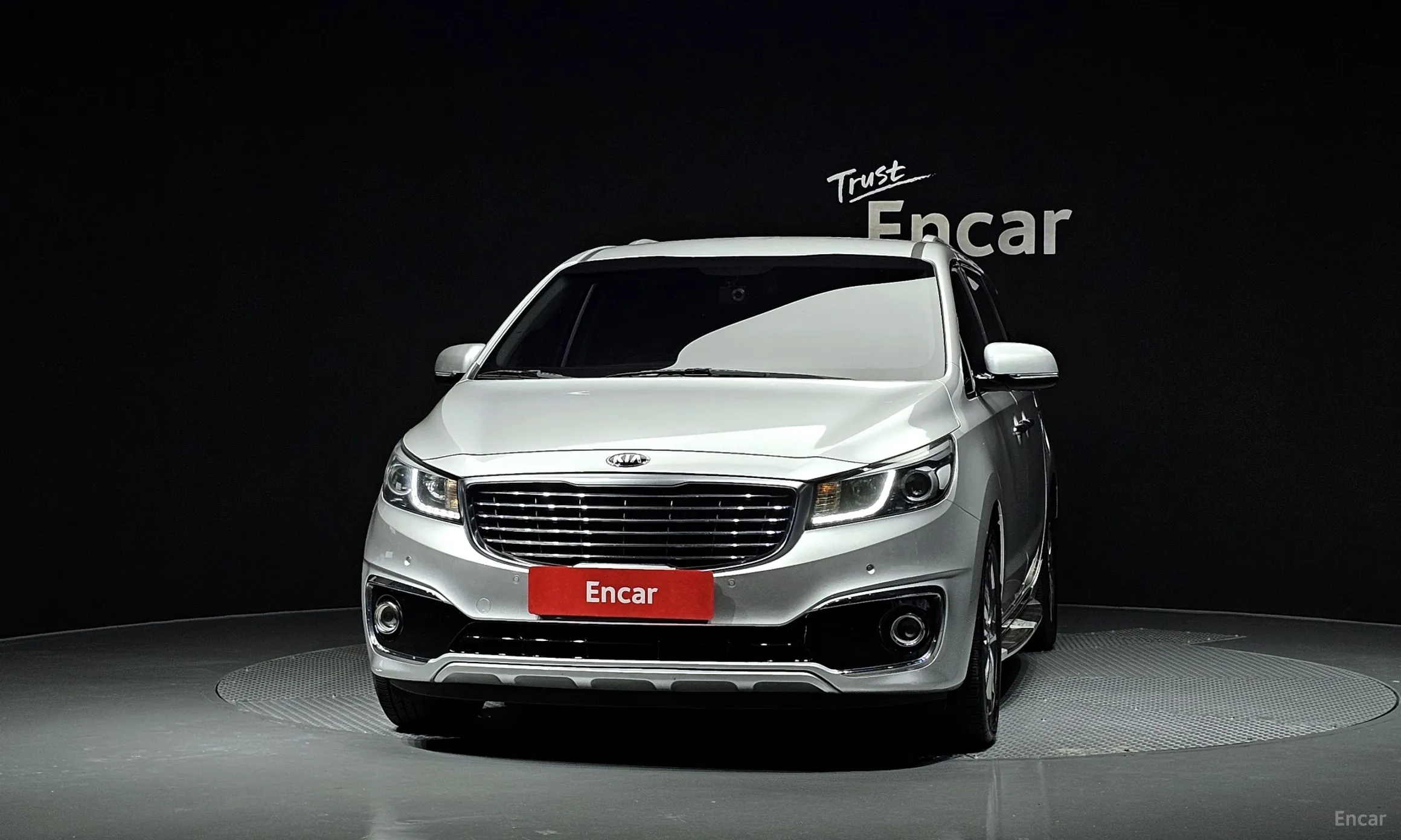 Kia Carnival превью 2