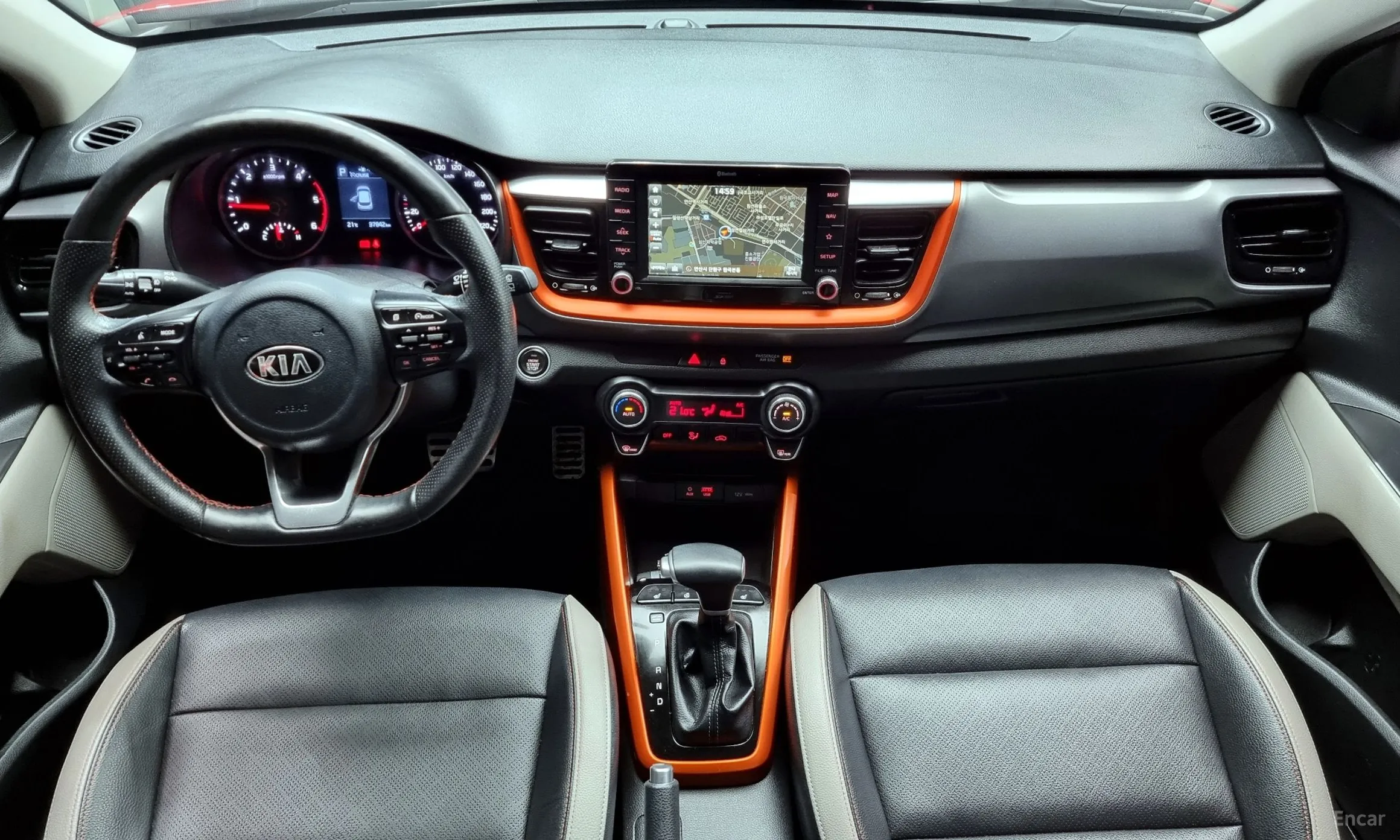 Kia Stonic превью 4