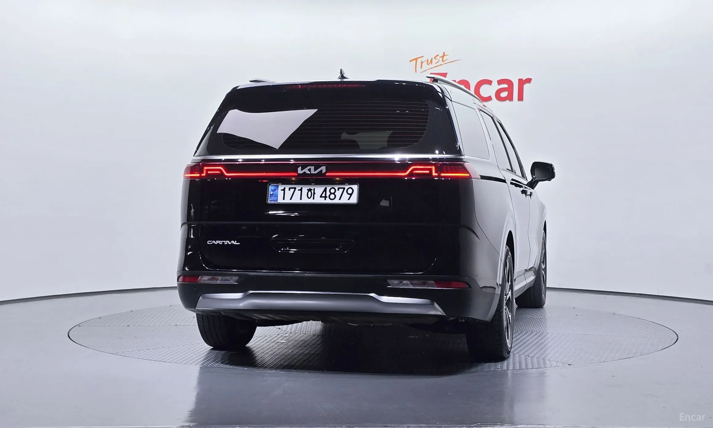 Kia Carnival Gen 4 превью 3