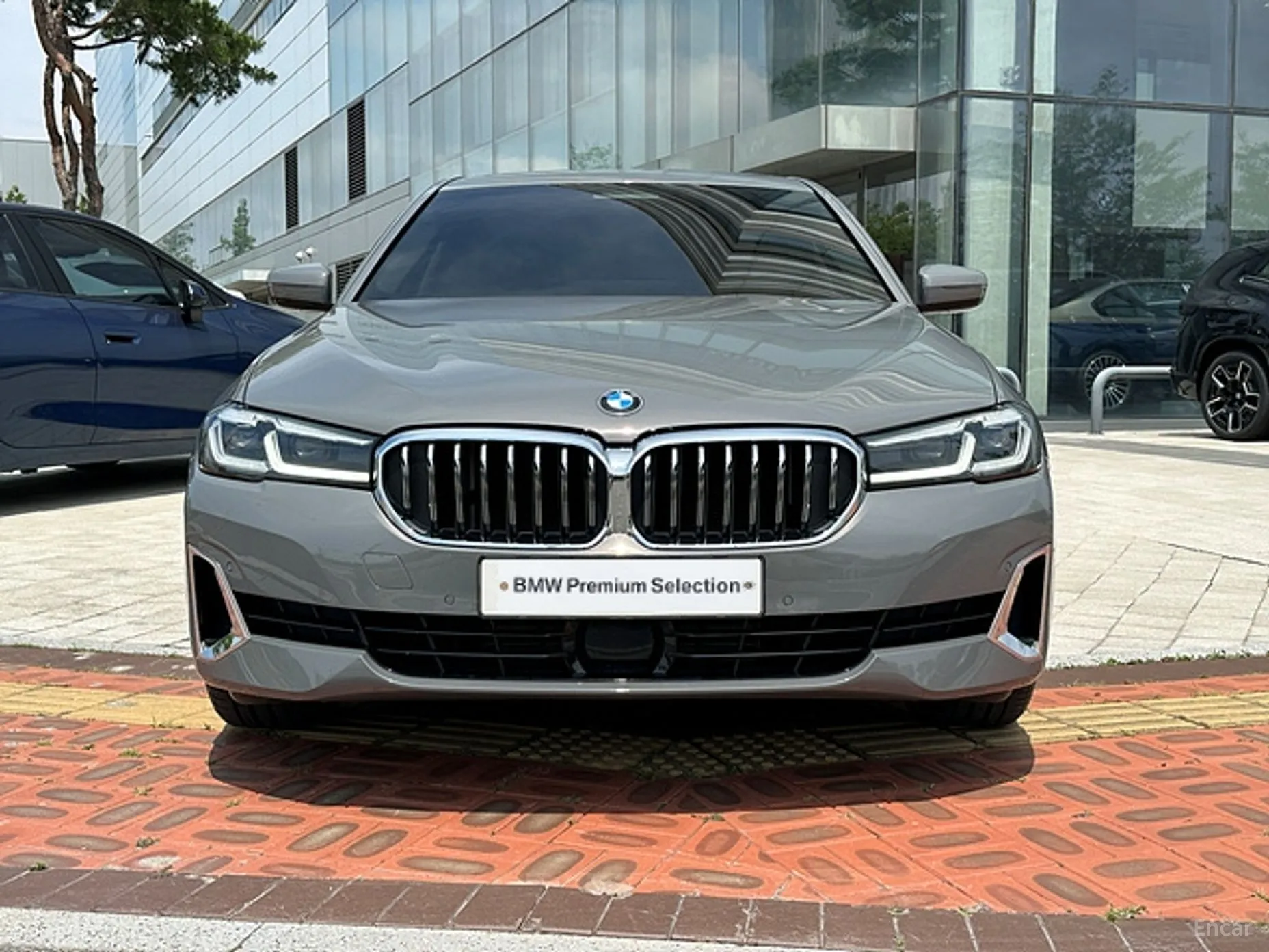 BMW 5 Series (G30) превью 2