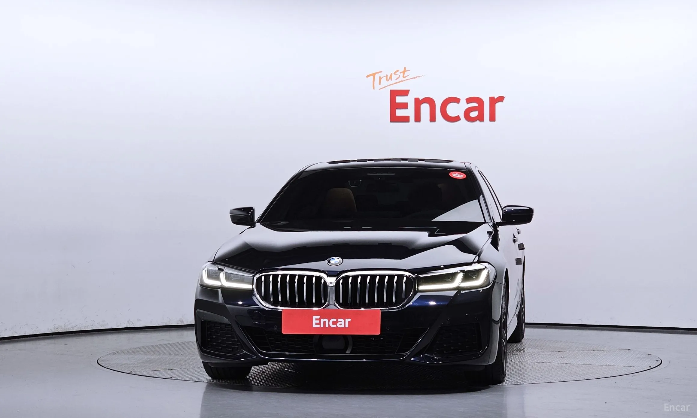 BMW 5 Series (G30) превью 2