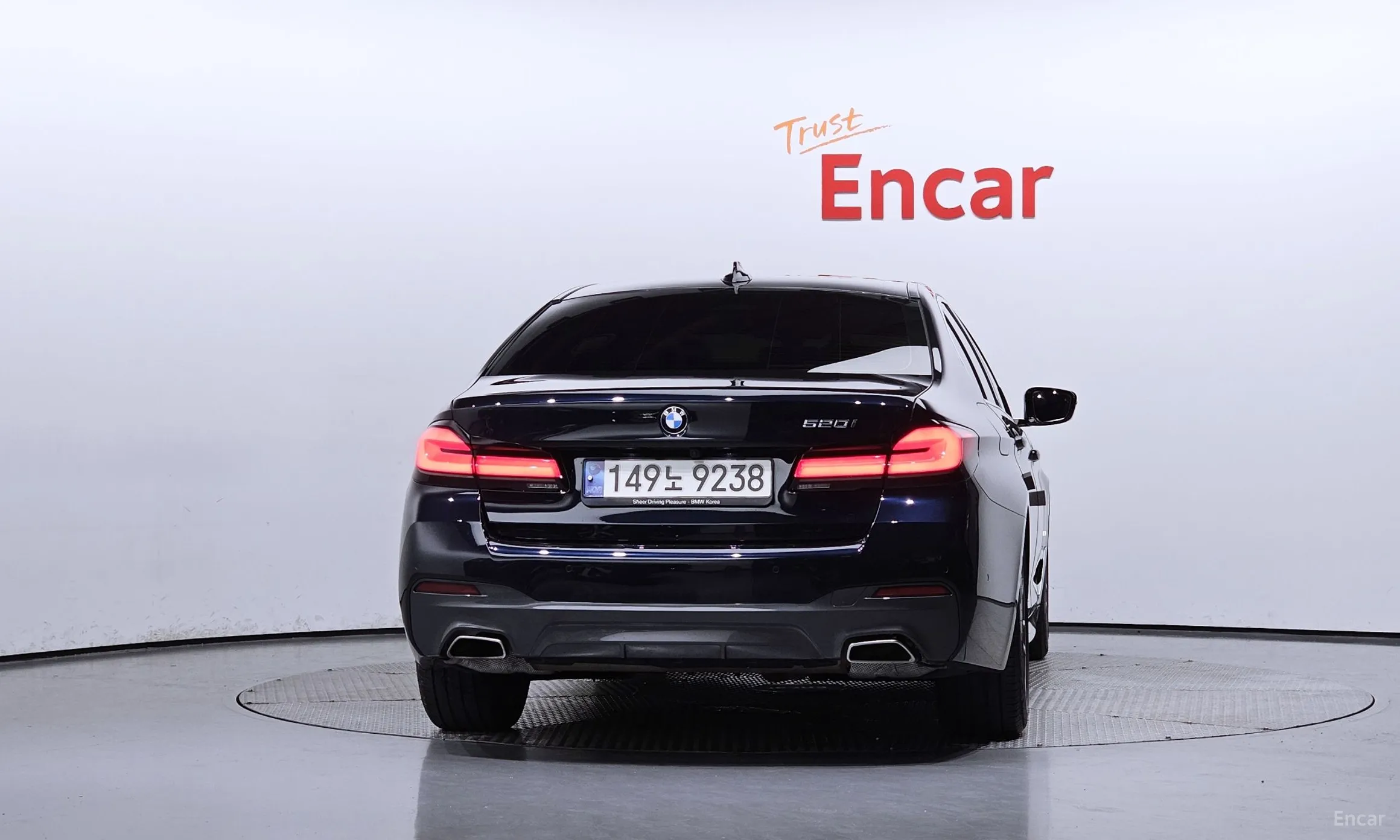 BMW 5 Series (G30) превью 3