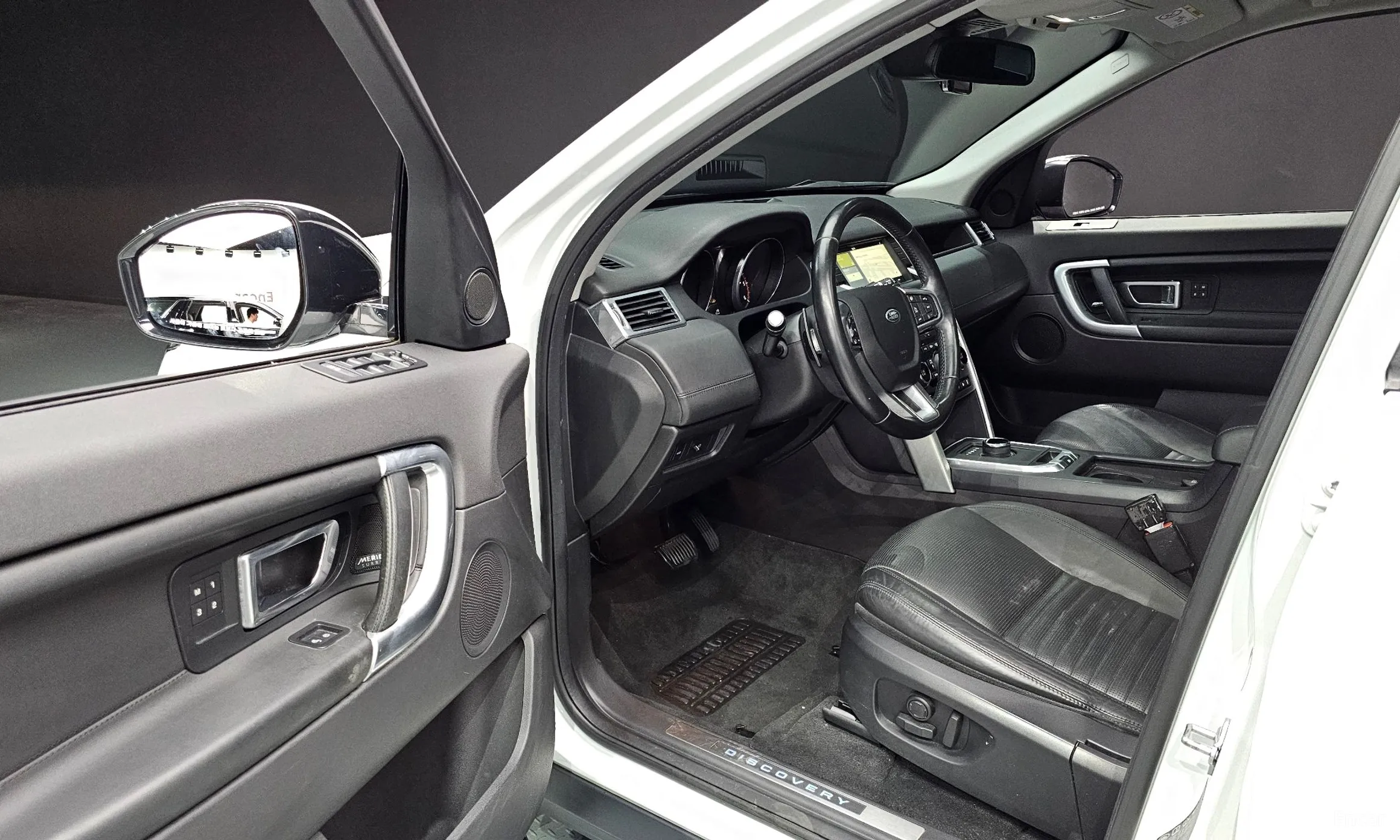 Land Rover Discovery Sports превью 11