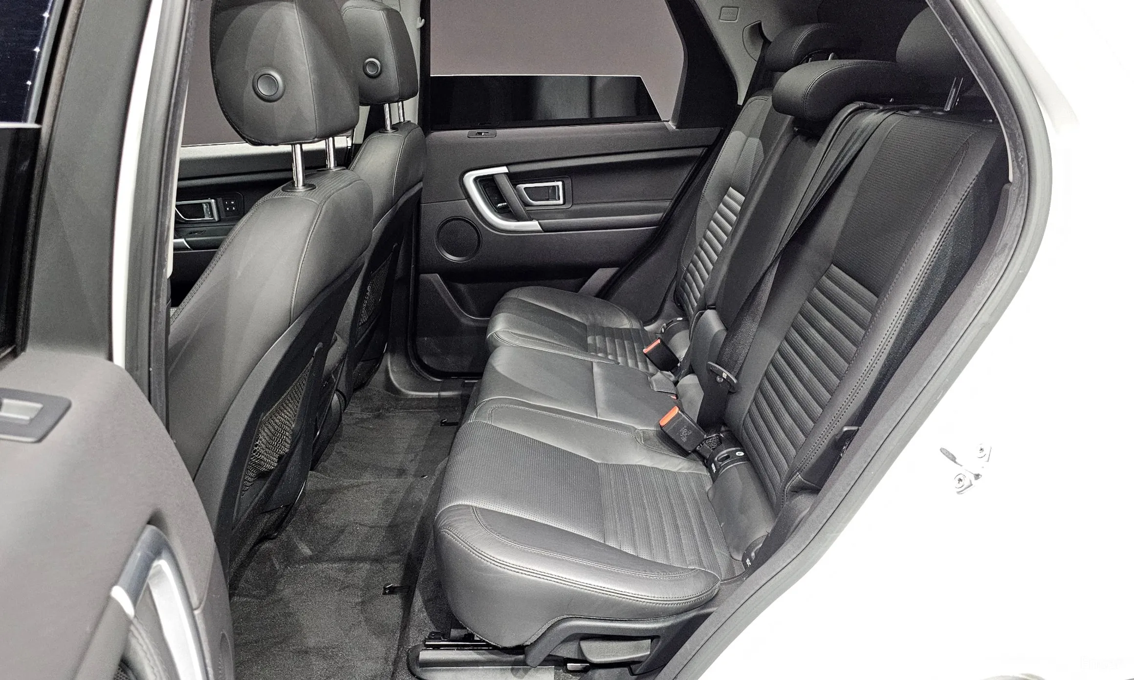 Land Rover Discovery Sports превью 12