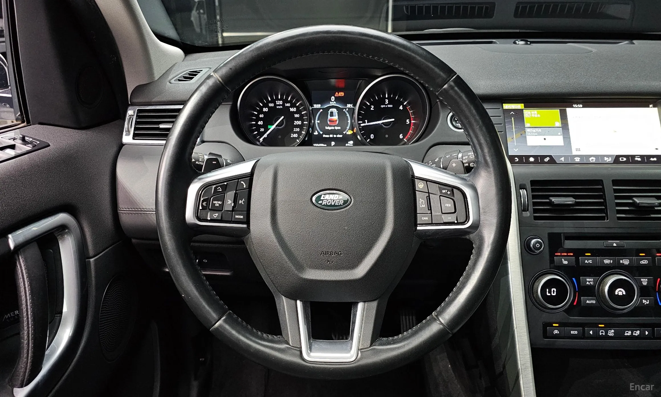 Land Rover Discovery Sports превью 13