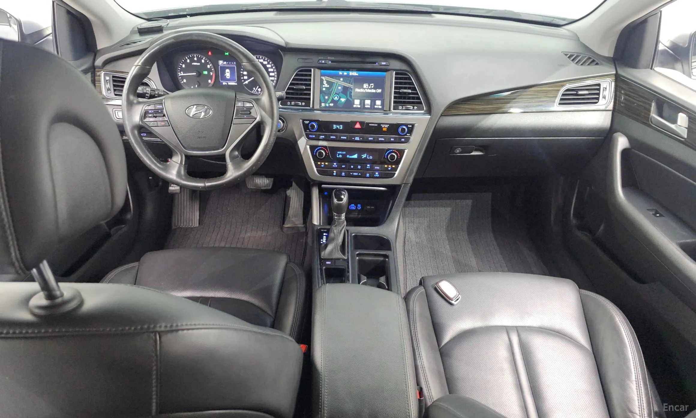 Hyundai LF Sonata превью 4