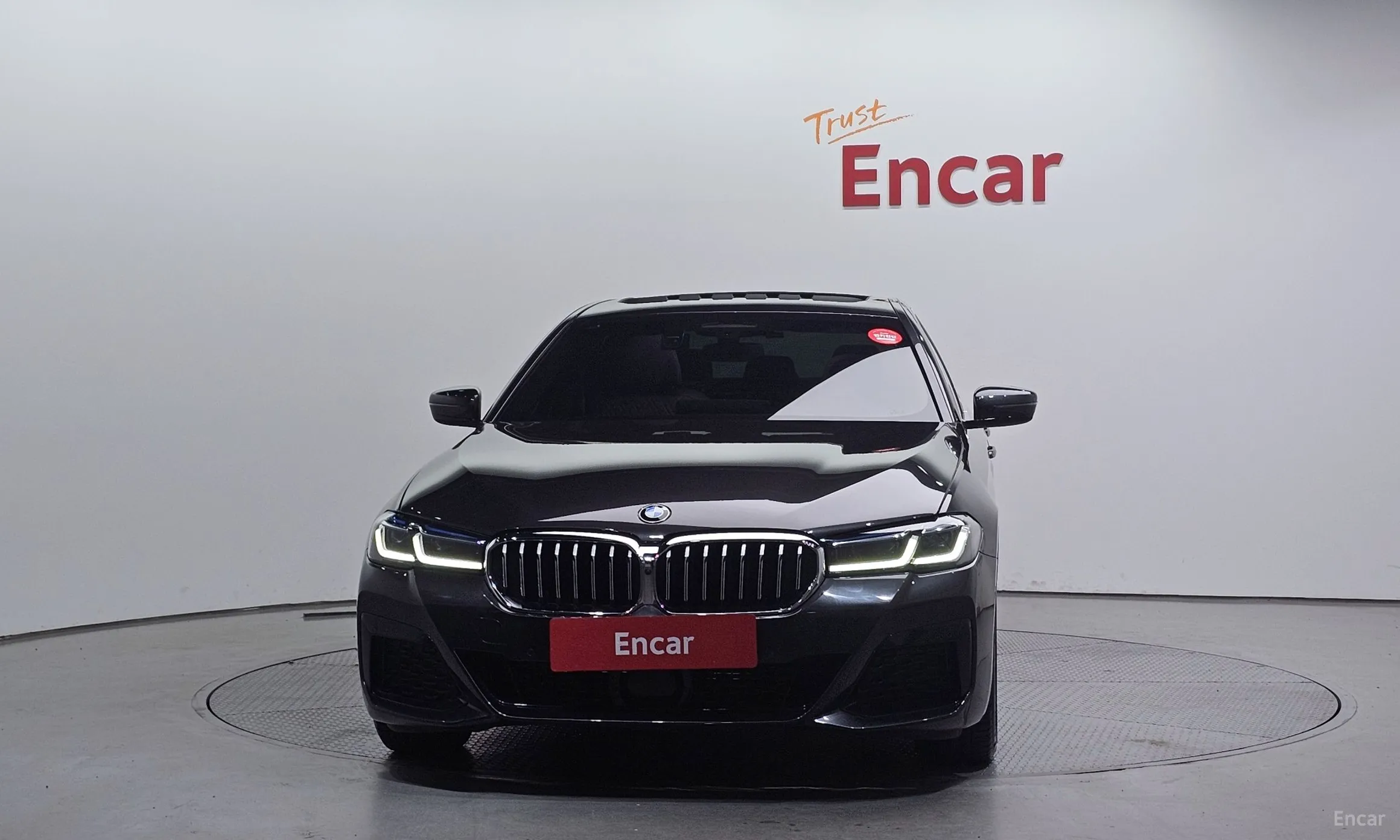 BMW 5 Series (G30) превью 2