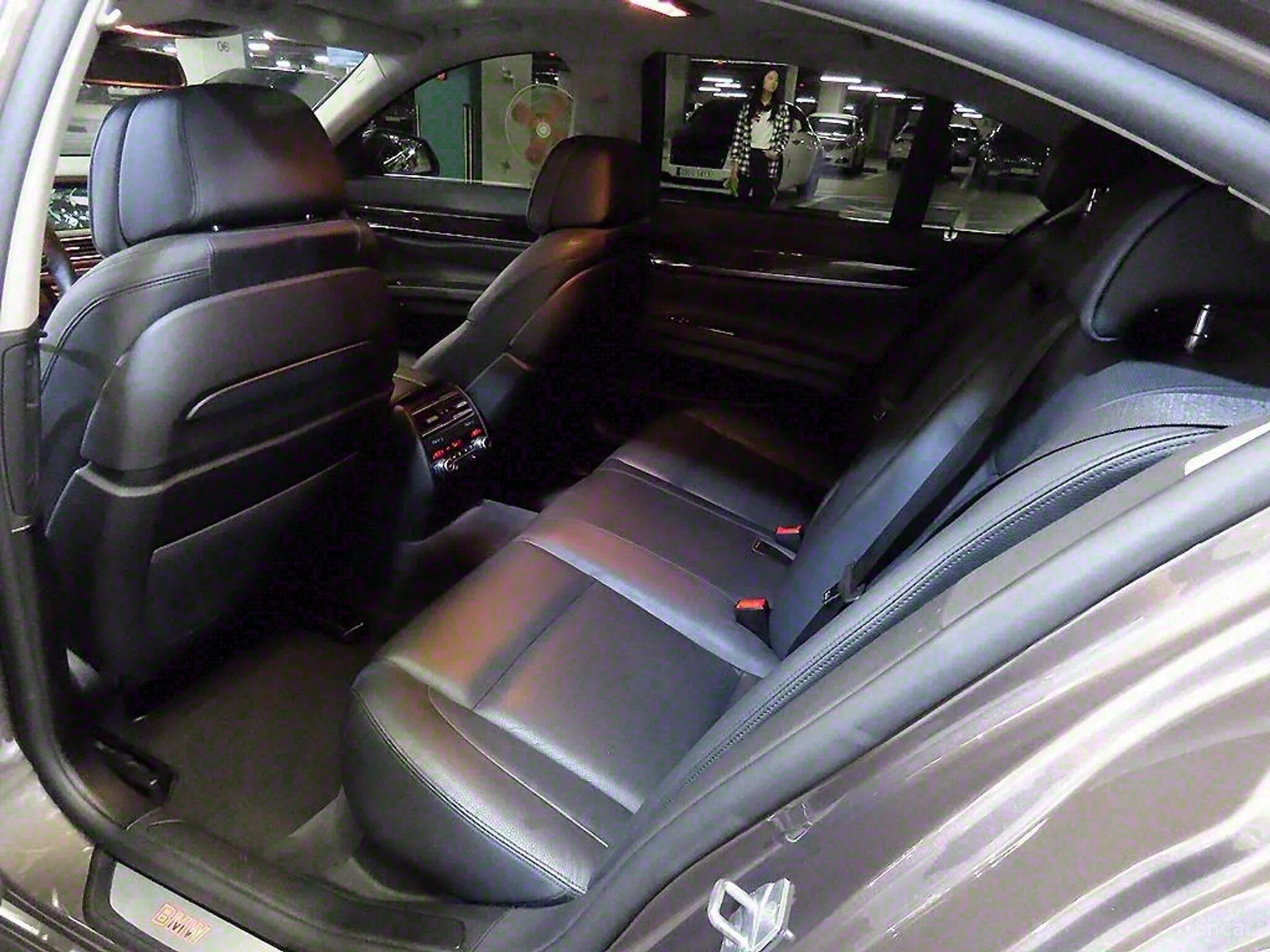 BMW 7 Series (F01) превью 4
