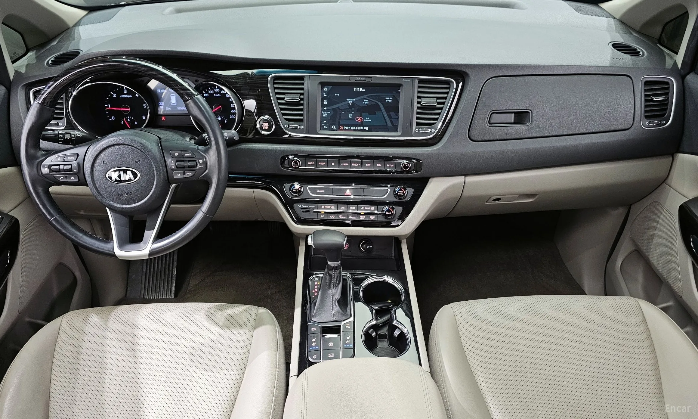 Kia Carnival превью 4