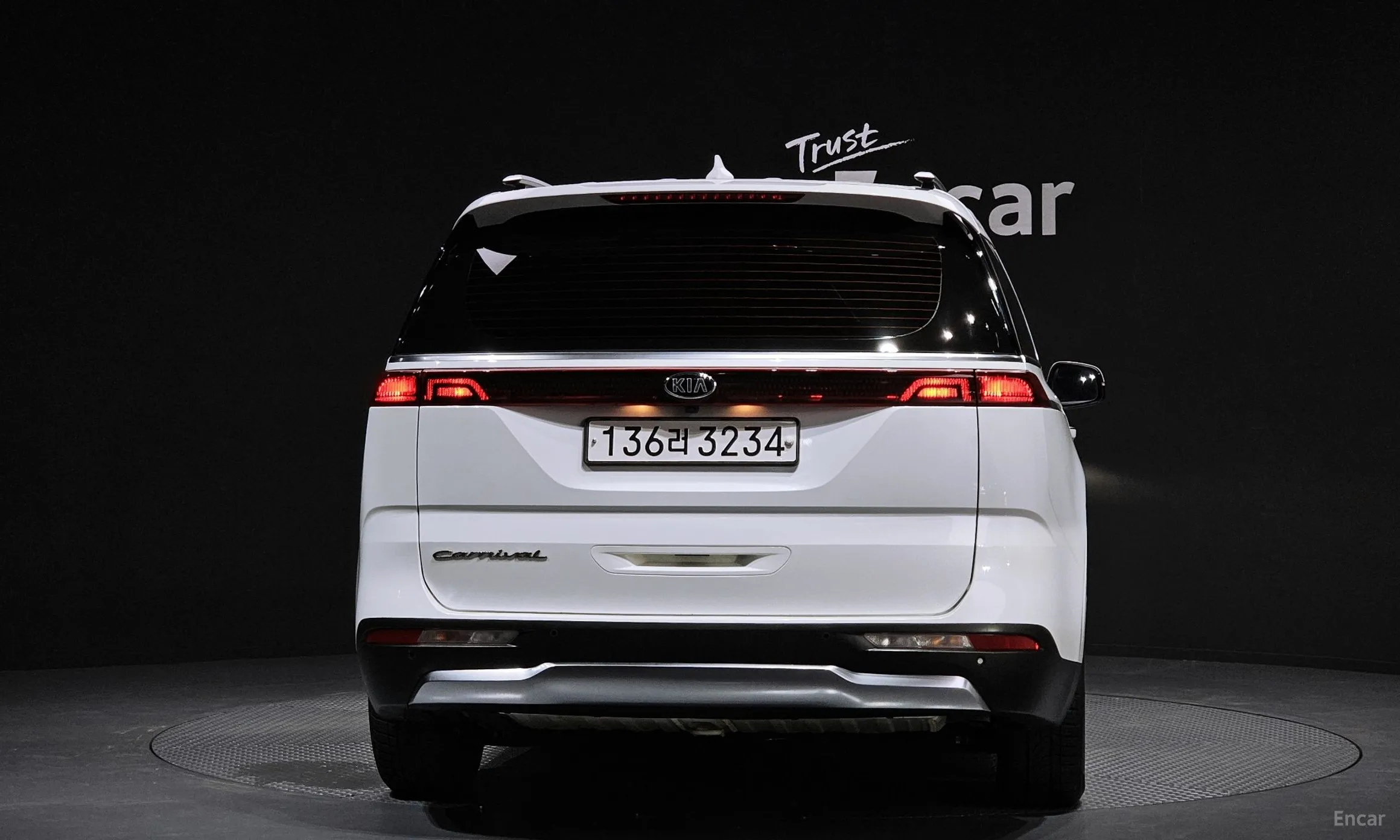 Kia Carnival Gen 4 превью 3