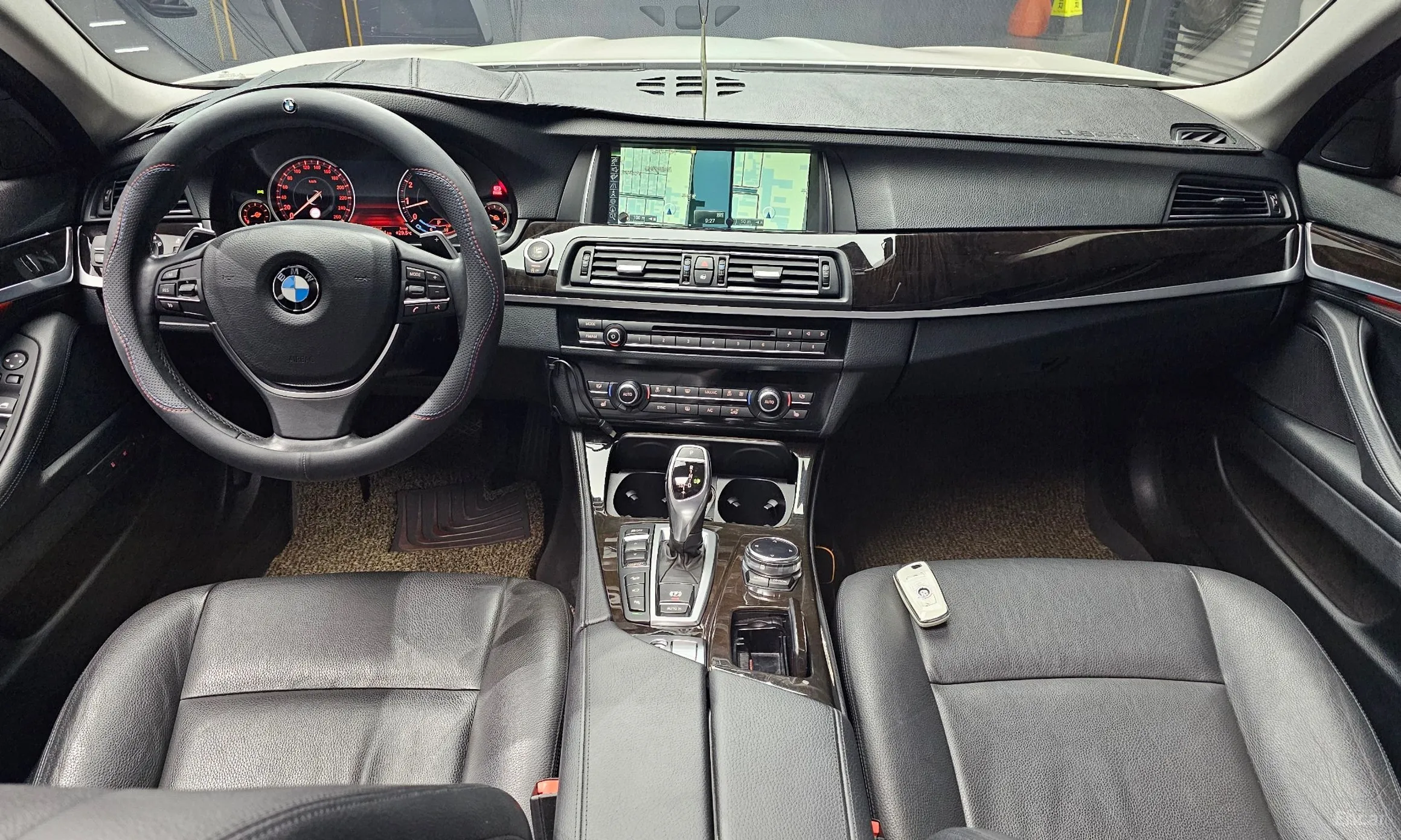 BMW 5 Series (F10) превью 4
